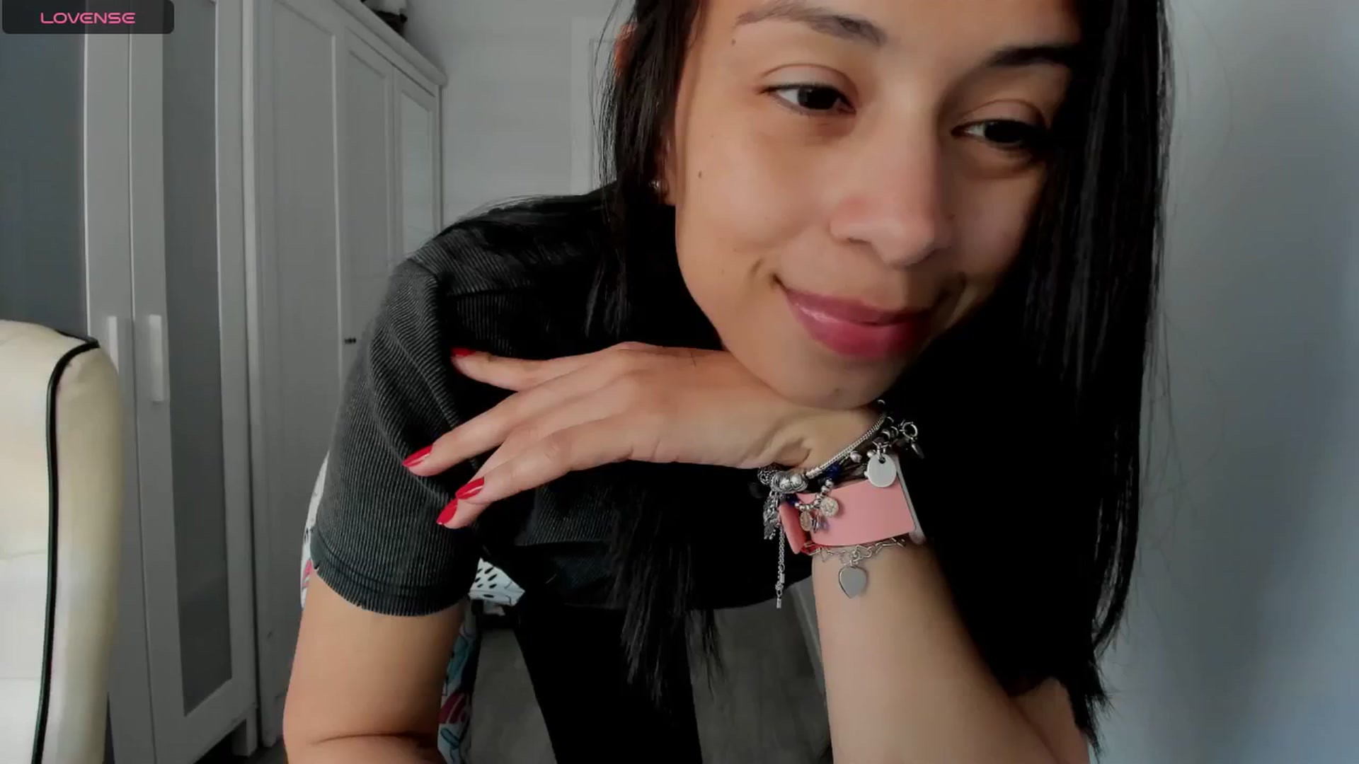Gallery image thumbnail from Aliicia's myfreecams stream on, 04/21/2025, 10:23 image 11 of 20