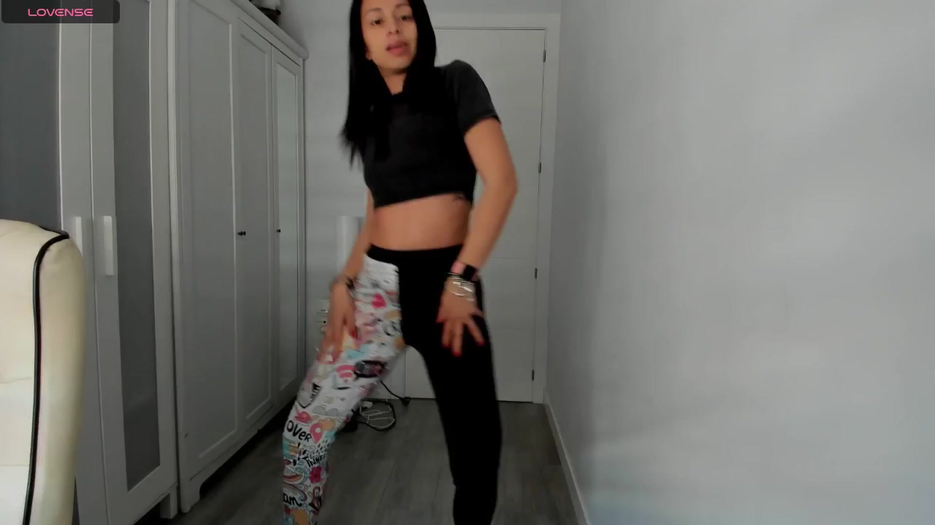 Gallery image thumbnail from Aliicia's myfreecams stream on, 04/21/2025, 10:23 image 6 of 20