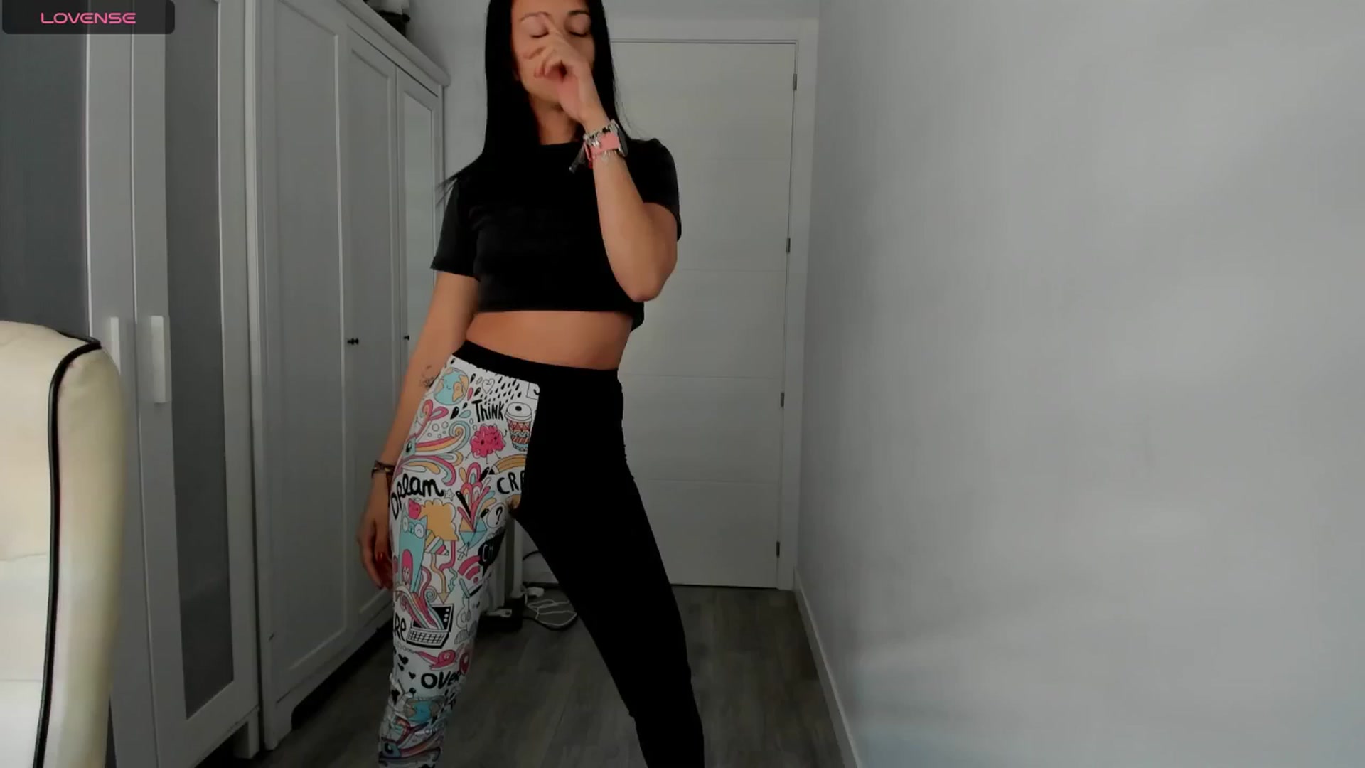 Gallery image thumbnail from Aliicia's myfreecams stream on, 04/21/2025, 10:23 image 5 of 20