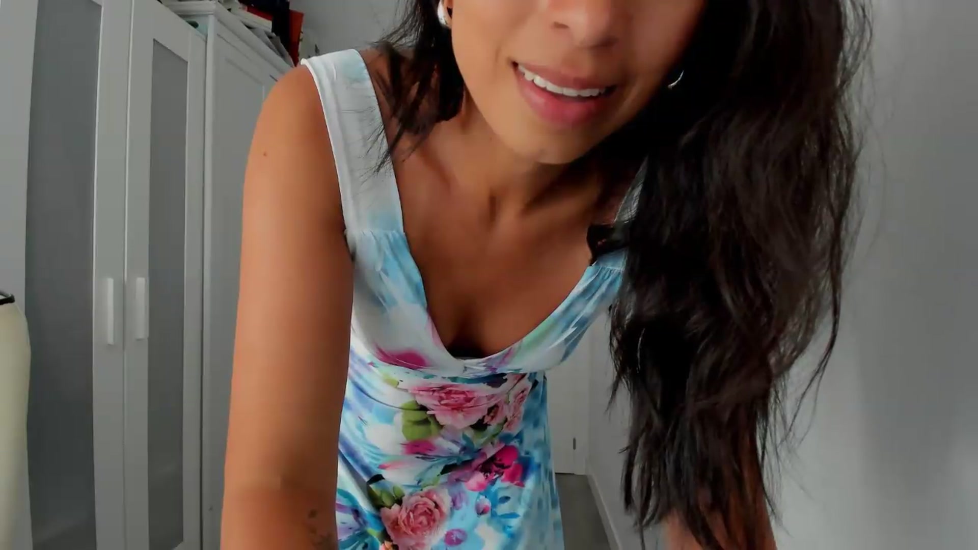 Gallery image thumbnail from Aliicia's myfreecams stream on, 08/03/2026, 17:08 image 13 of 20