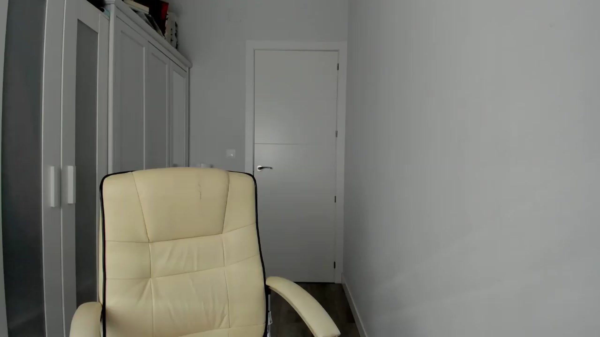 Gallery image thumbnail from Aliicia's myfreecams stream on, 08/04/2026, 11:29 image 1 of 20