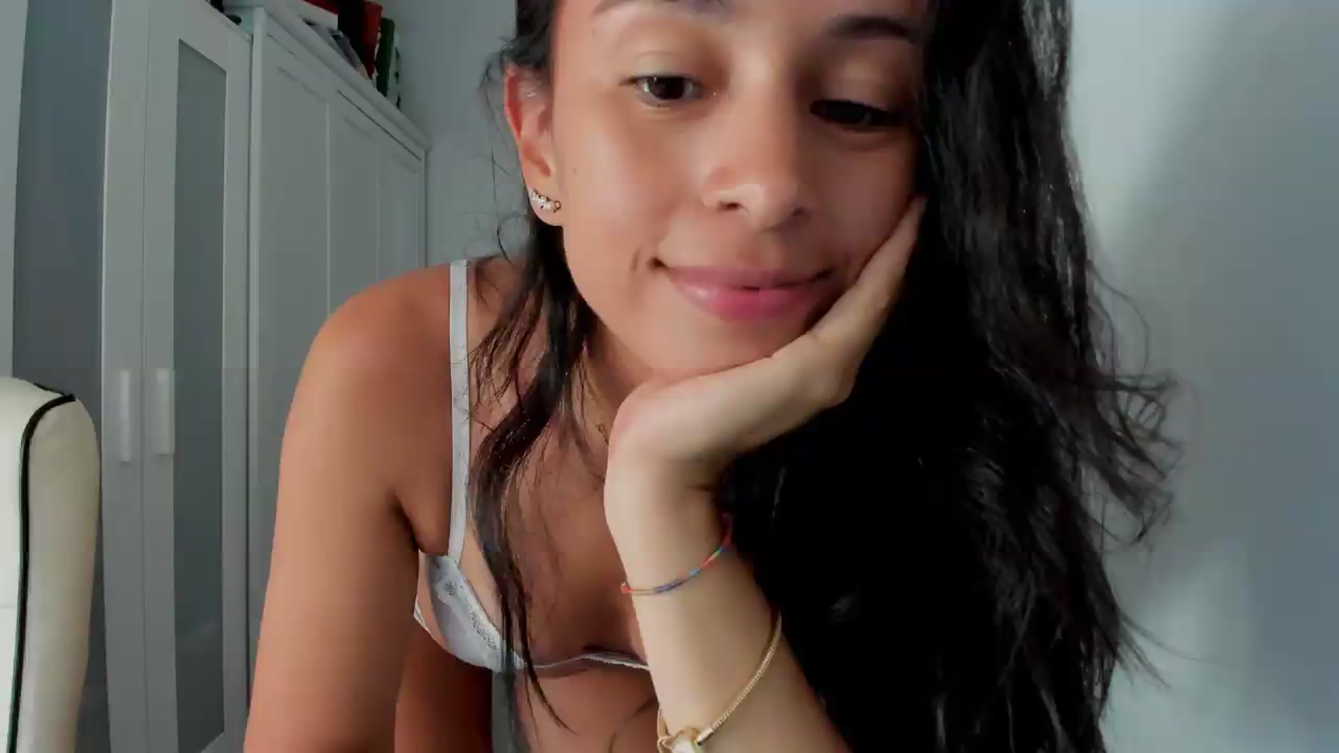 Gallery image thumbnail from Aliicia's myfreecams stream on, 08/17/2026, 18:48 image 3 of 20