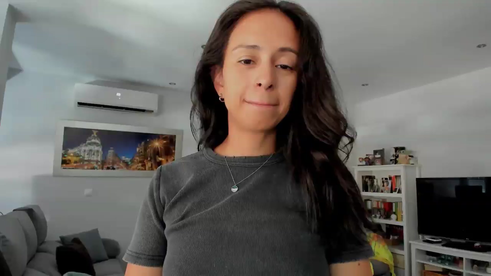 Gallery image thumbnail from Aliicia's myfreecams stream on, 08/18/2026, 11:07 image 3 of 20