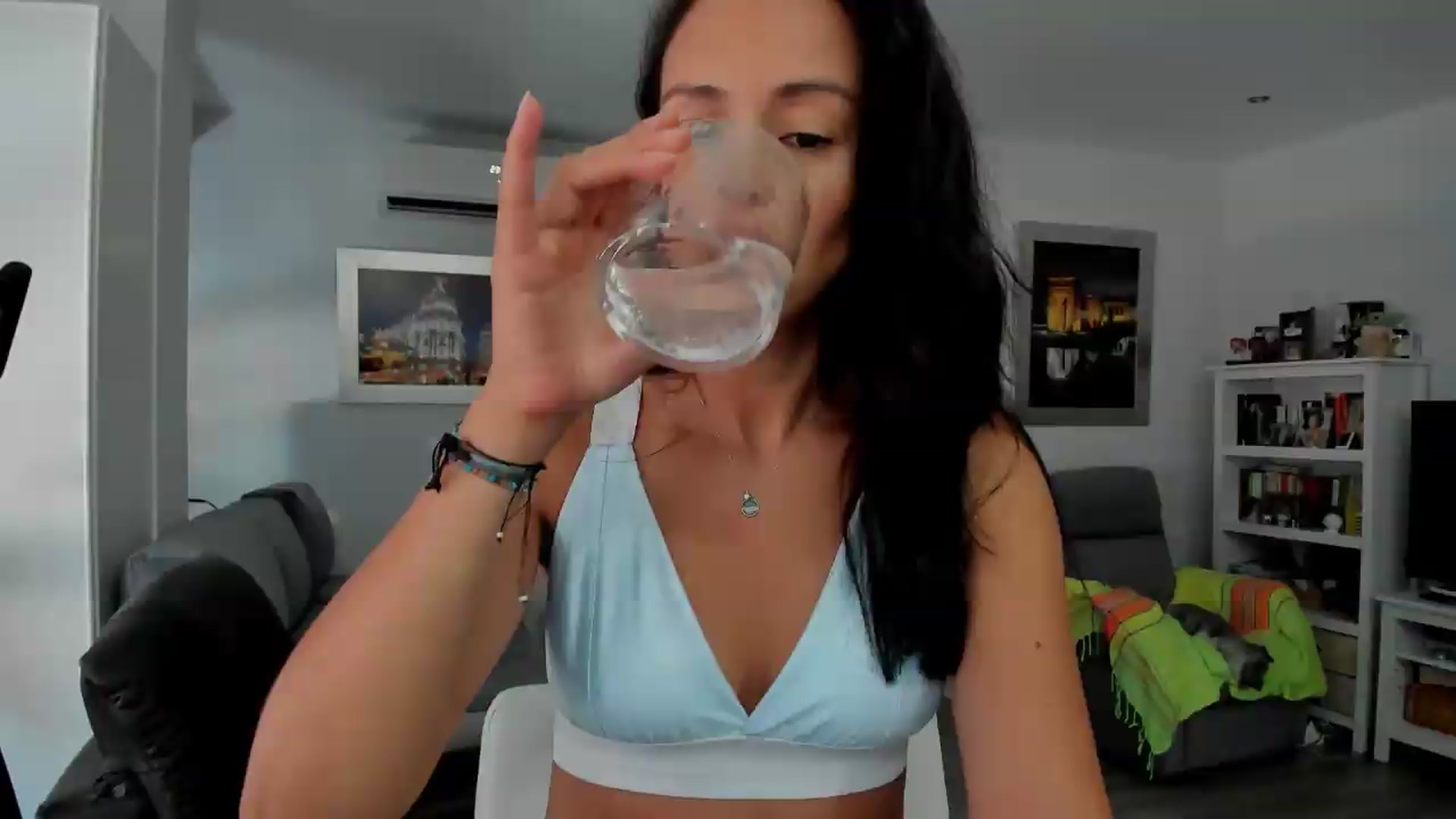 Gallery image thumbnail from Aliicia's myfreecams stream on, 08/19/2026, 09:50 image 17 of 20