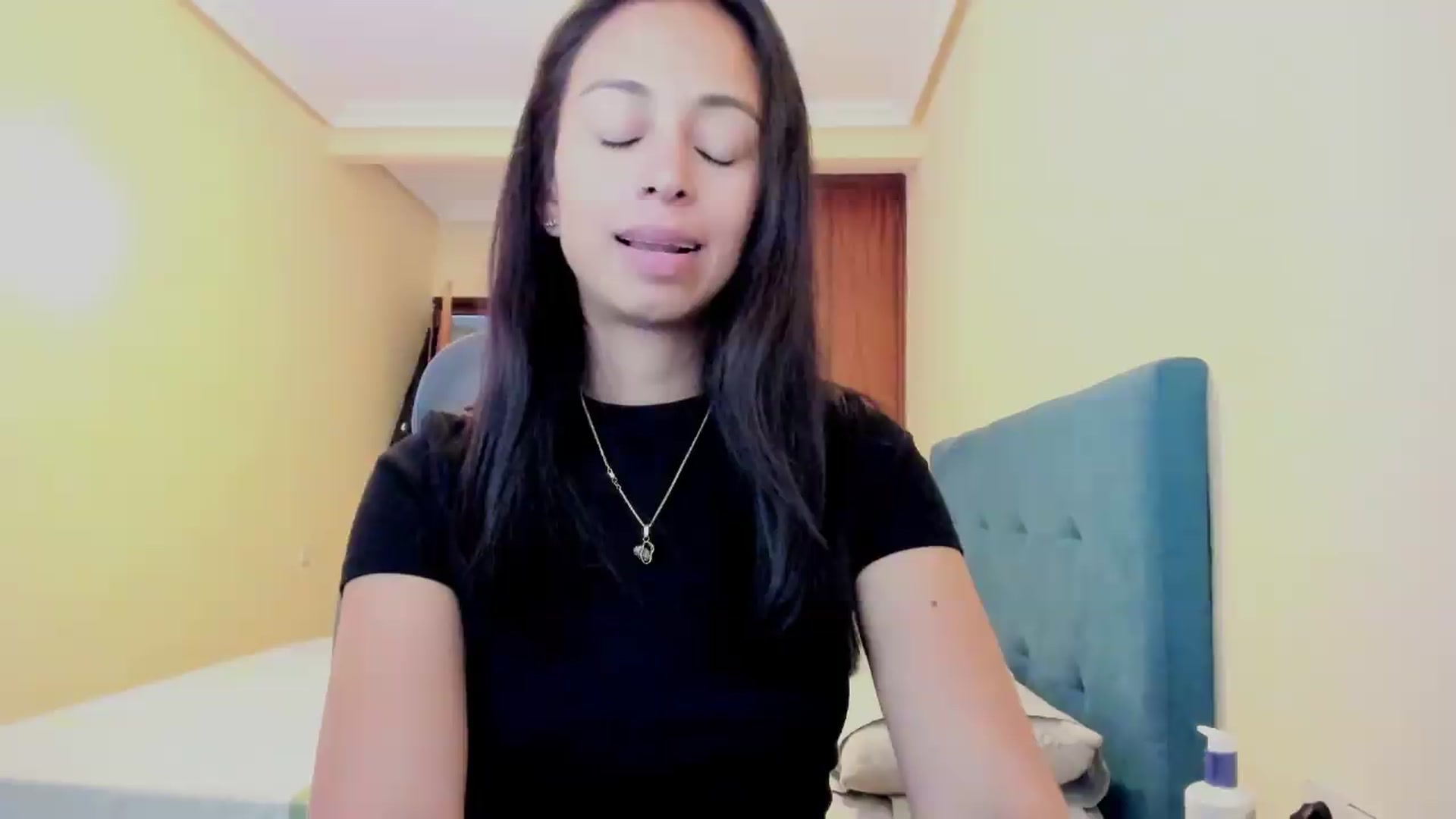 Gallery image thumbnail from Aliicia's myfreecams stream on, 09/14/2026, 11:42 image 11 of 20
