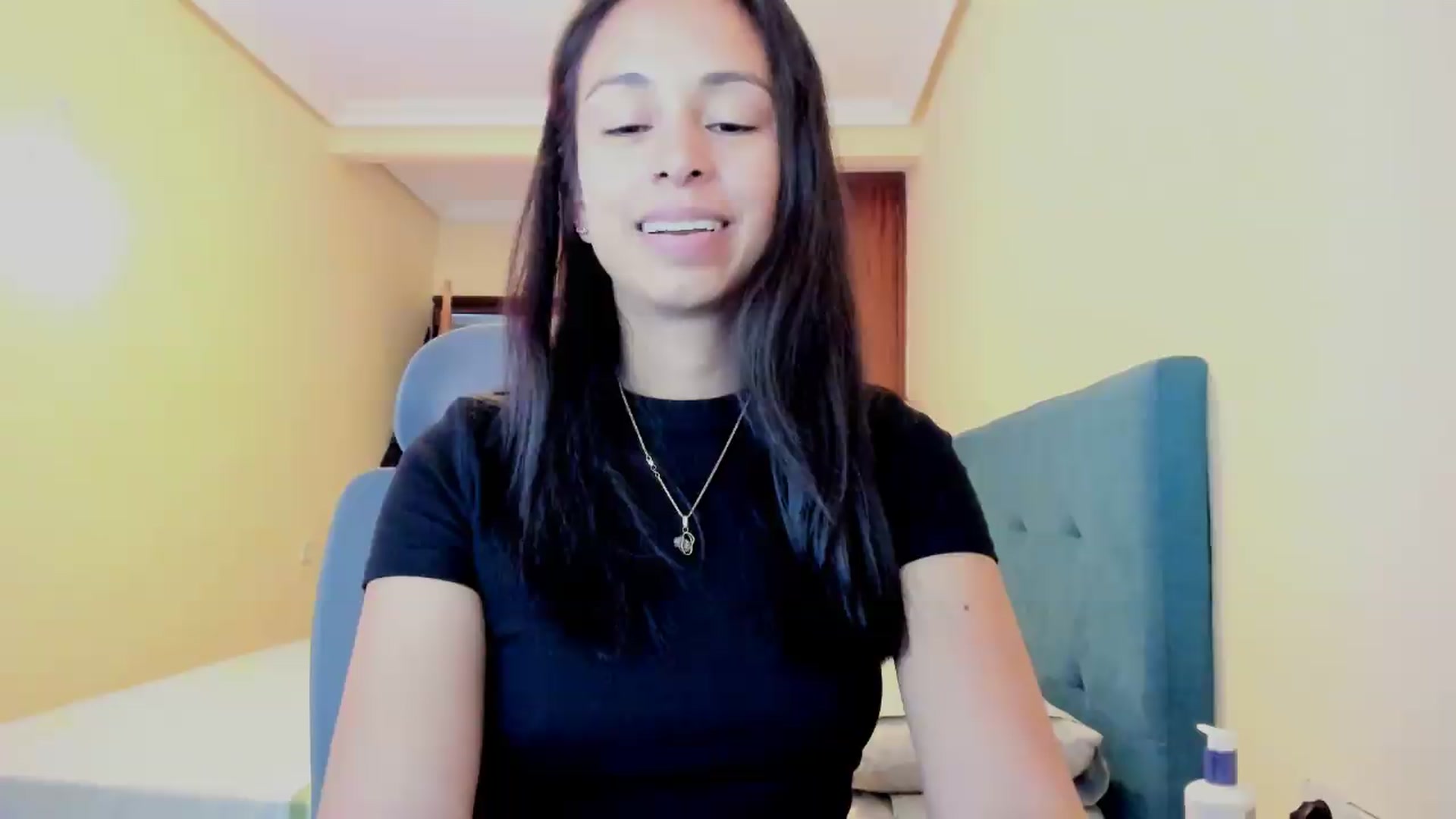 Gallery image thumbnail from Aliicia's myfreecams stream on, 09/14/2026, 11:42 image 6 of 20