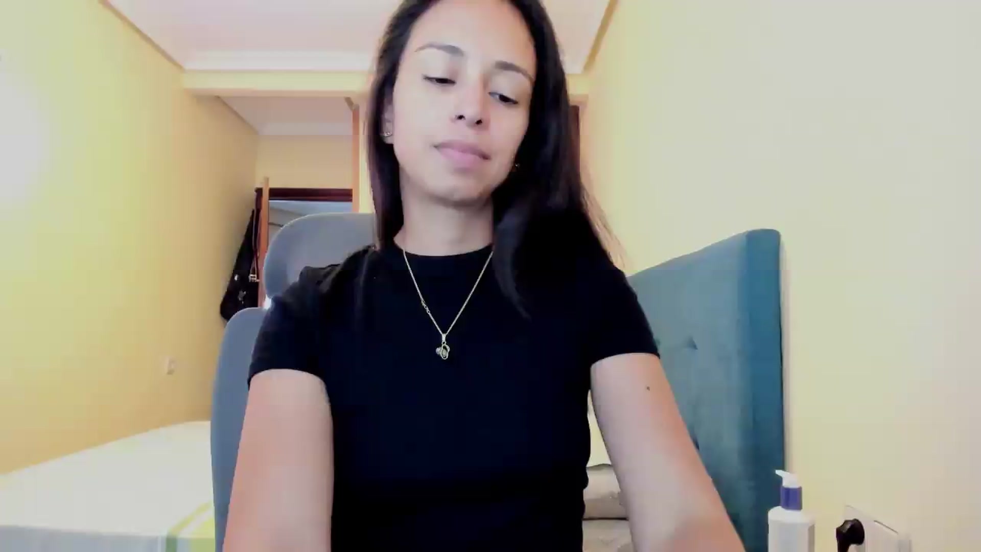 Gallery image thumbnail from Aliicia's myfreecams stream on, 09/14/2026, 11:42 image 18 of 20