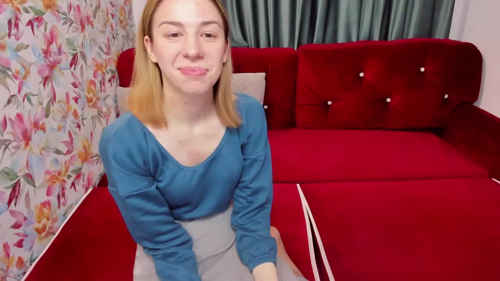 Gallery image thumbnail from AlinaBlank's myfreecams stream on, 12/25/2022, 17:44 image 19 of 20