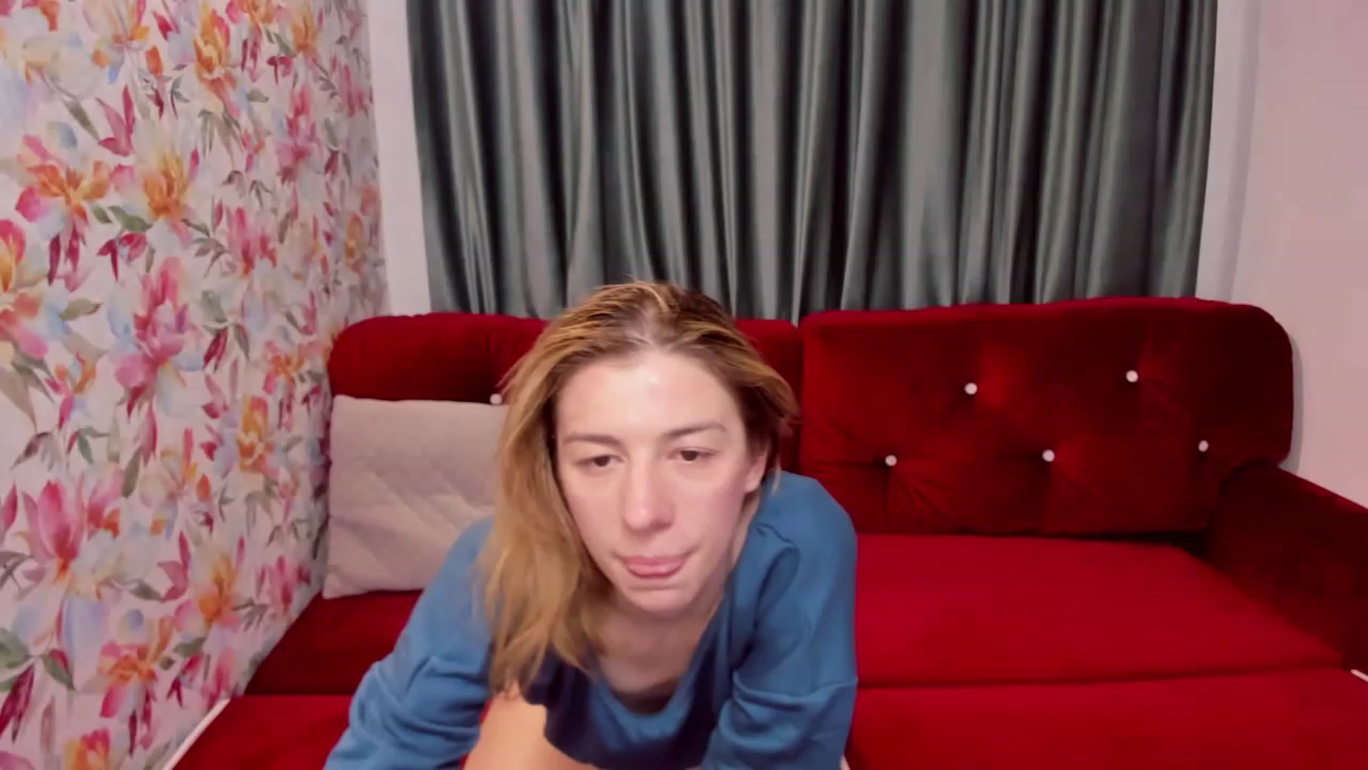 Gallery image thumbnail from AlinaBlank's myfreecams stream on, 12/25/2022, 17:44 image 5 of 20