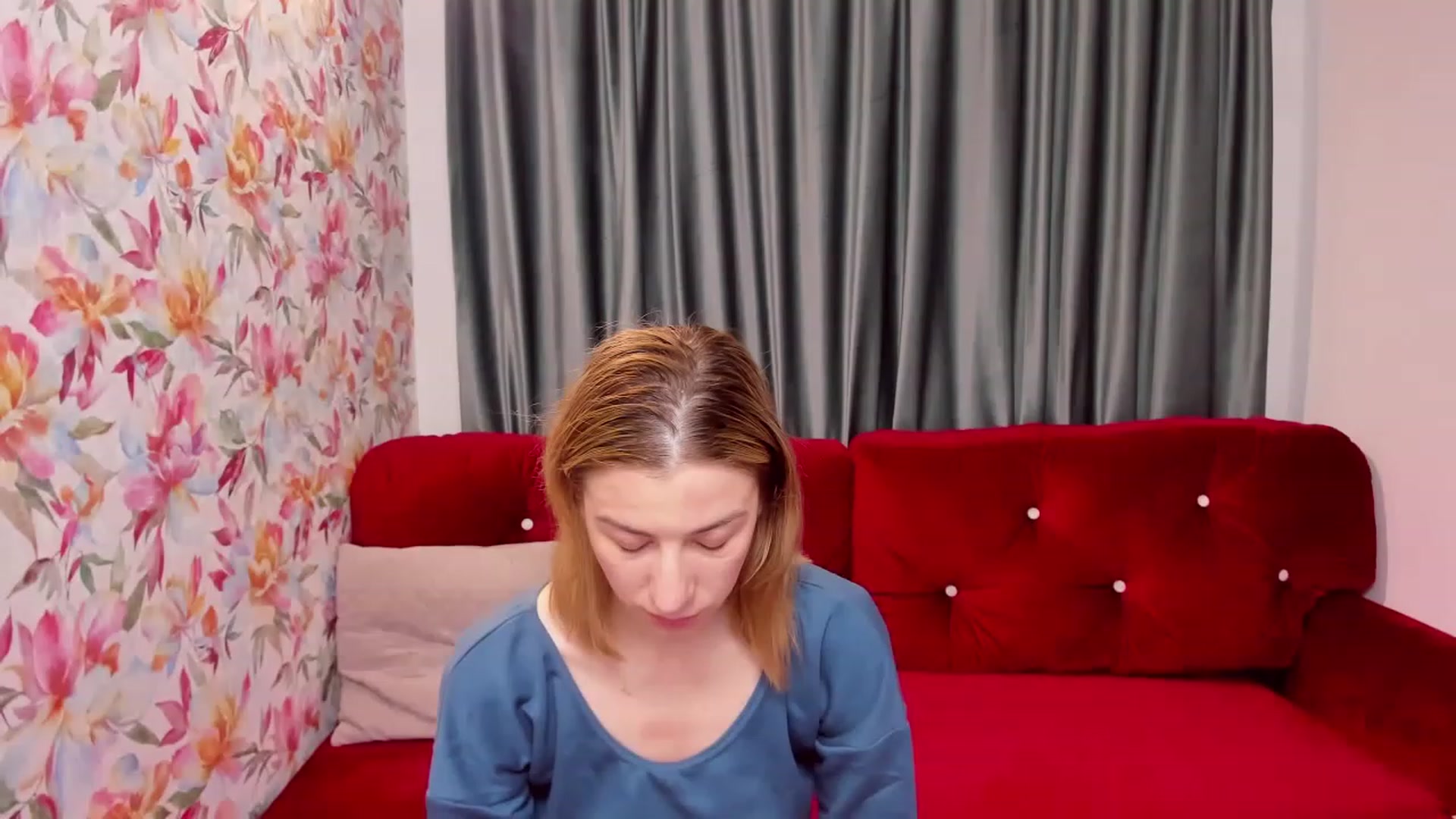 Gallery image thumbnail from AlinaBlank's myfreecams stream on, 12/25/2022, 17:44 image 9 of 20