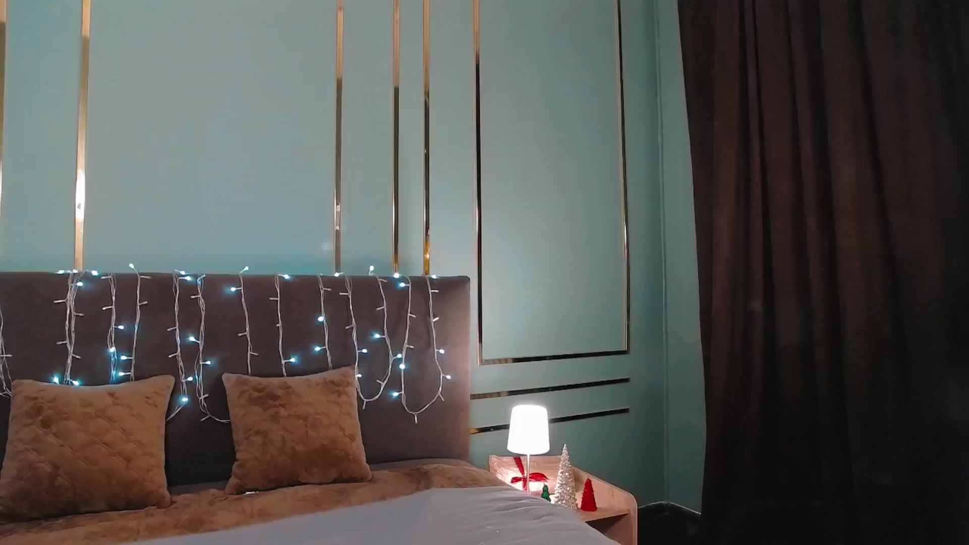 Gallery image thumbnail from AlinaBlank's myfreecams stream on, 12/25/2024, 20:31 image 11 of 20