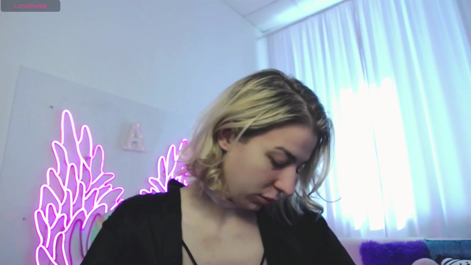 Gallery image thumbnail from AlinaBlank's myfreecams stream on, 08/12/2025, 13:30 image 3 of 20