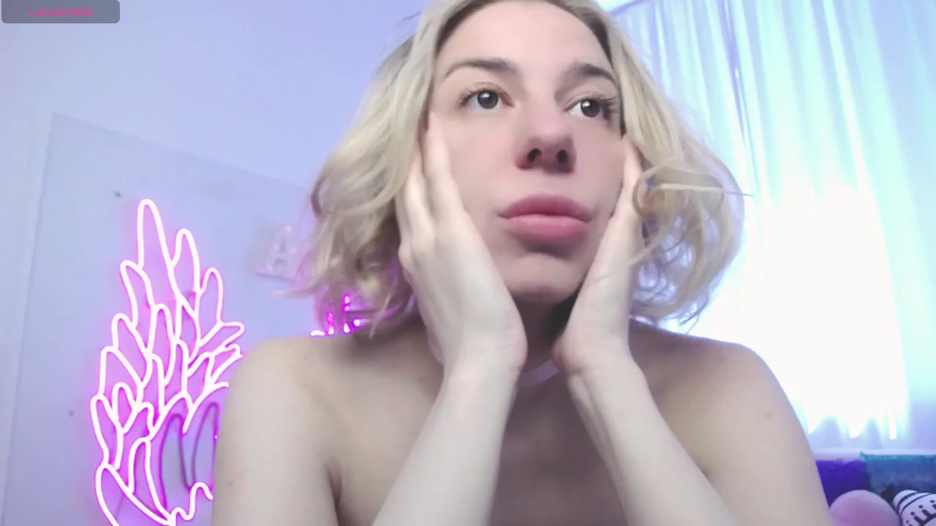 Gallery image thumbnail from AlinaBlank's myfreecams stream on, 08/14/2025, 13:00 image 2 of 20