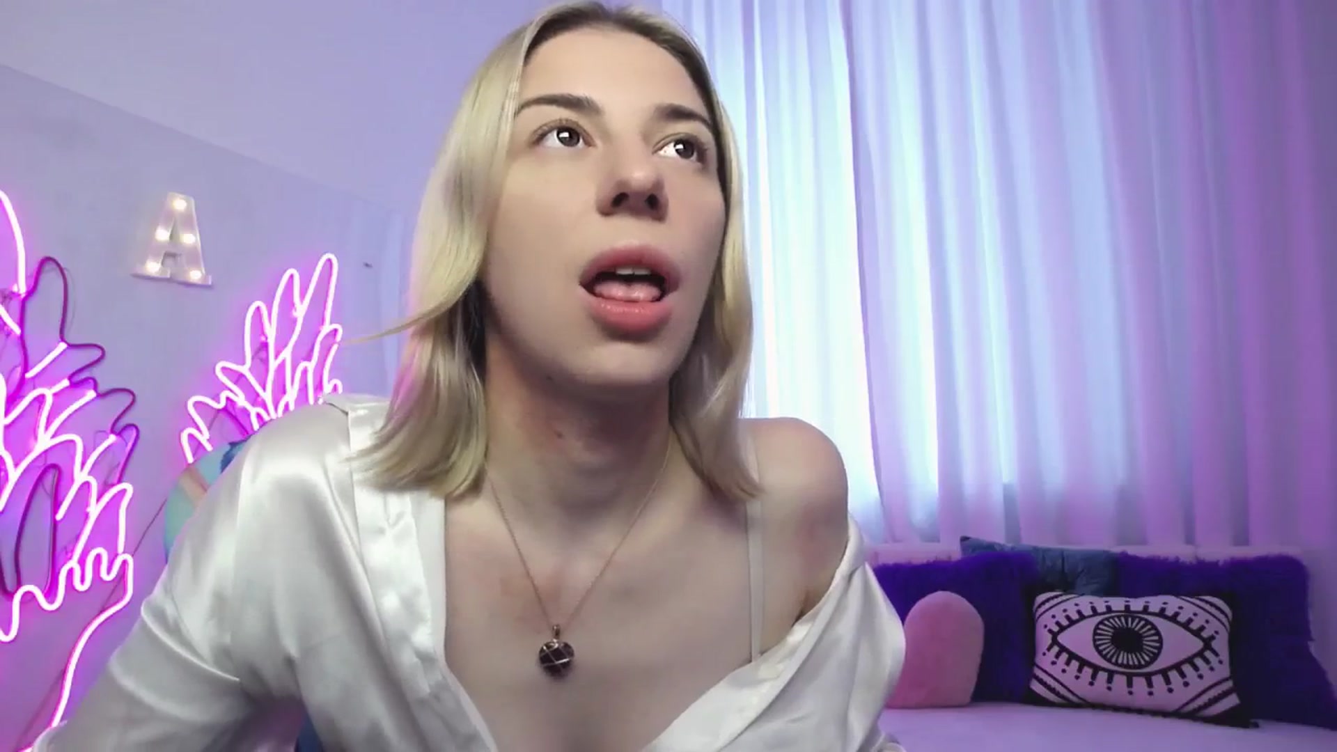 Gallery image thumbnail from AlinaBlank's myfreecams stream on, 08/31/2025, 12:28 image 18 of 20