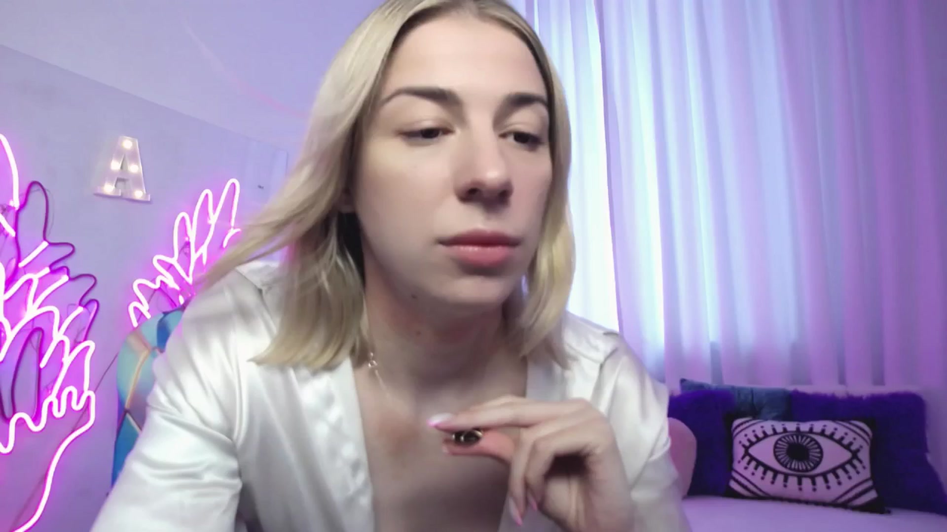 Gallery image thumbnail from AlinaBlank's myfreecams stream on, 08/31/2025, 12:28 image 10 of 20