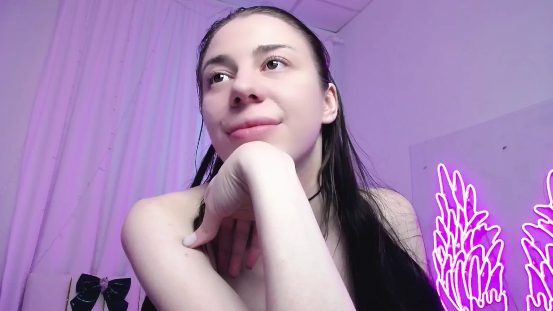 Gallery image thumbnail from AlinaBlank's myfreecams stream on, 12/22/2025, 13:23 image 15 of 20