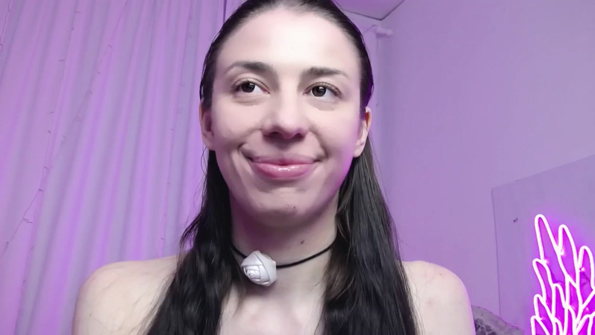 Gallery image thumbnail from AlinaBlank's myfreecams stream on, 12/22/2025, 14:57 image 9 of 20