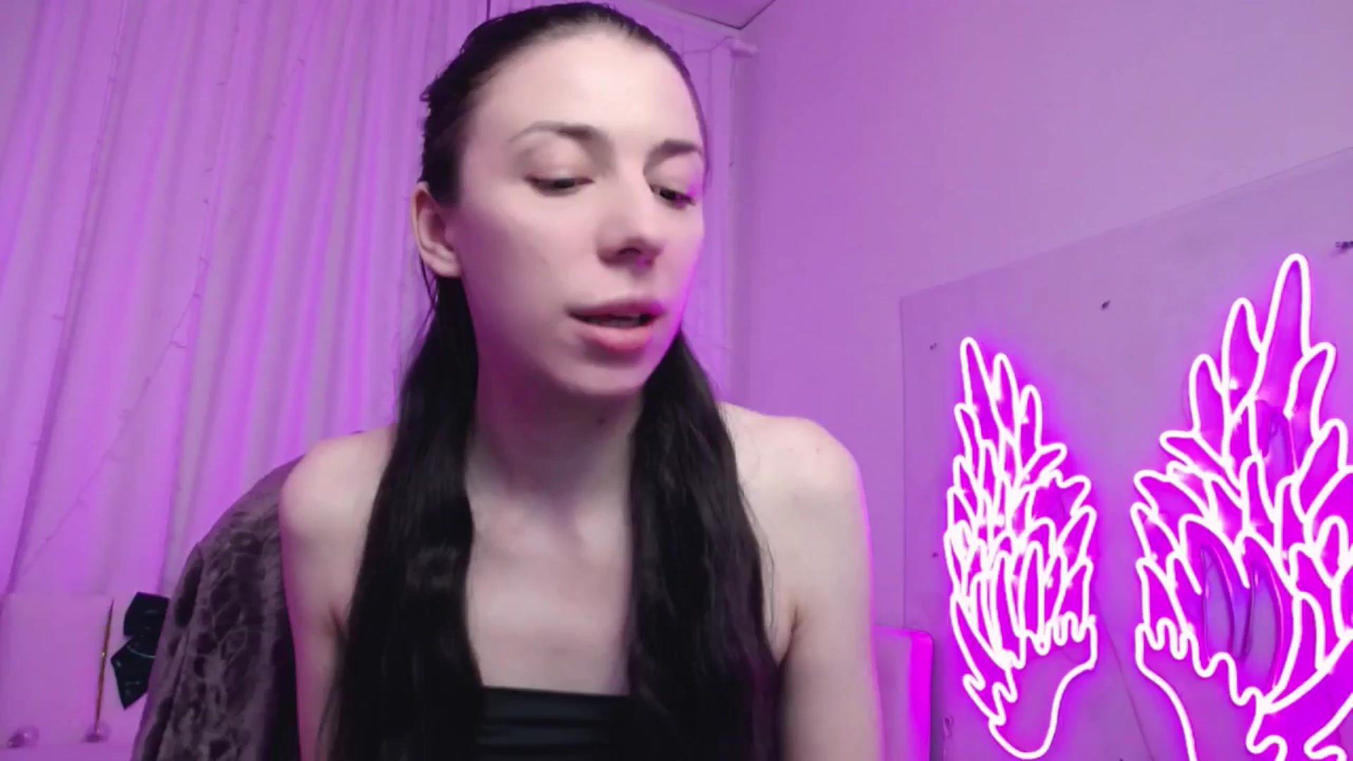 Gallery image thumbnail from AlinaBlank's myfreecams stream on, 12/22/2025, 19:57 image 9 of 20