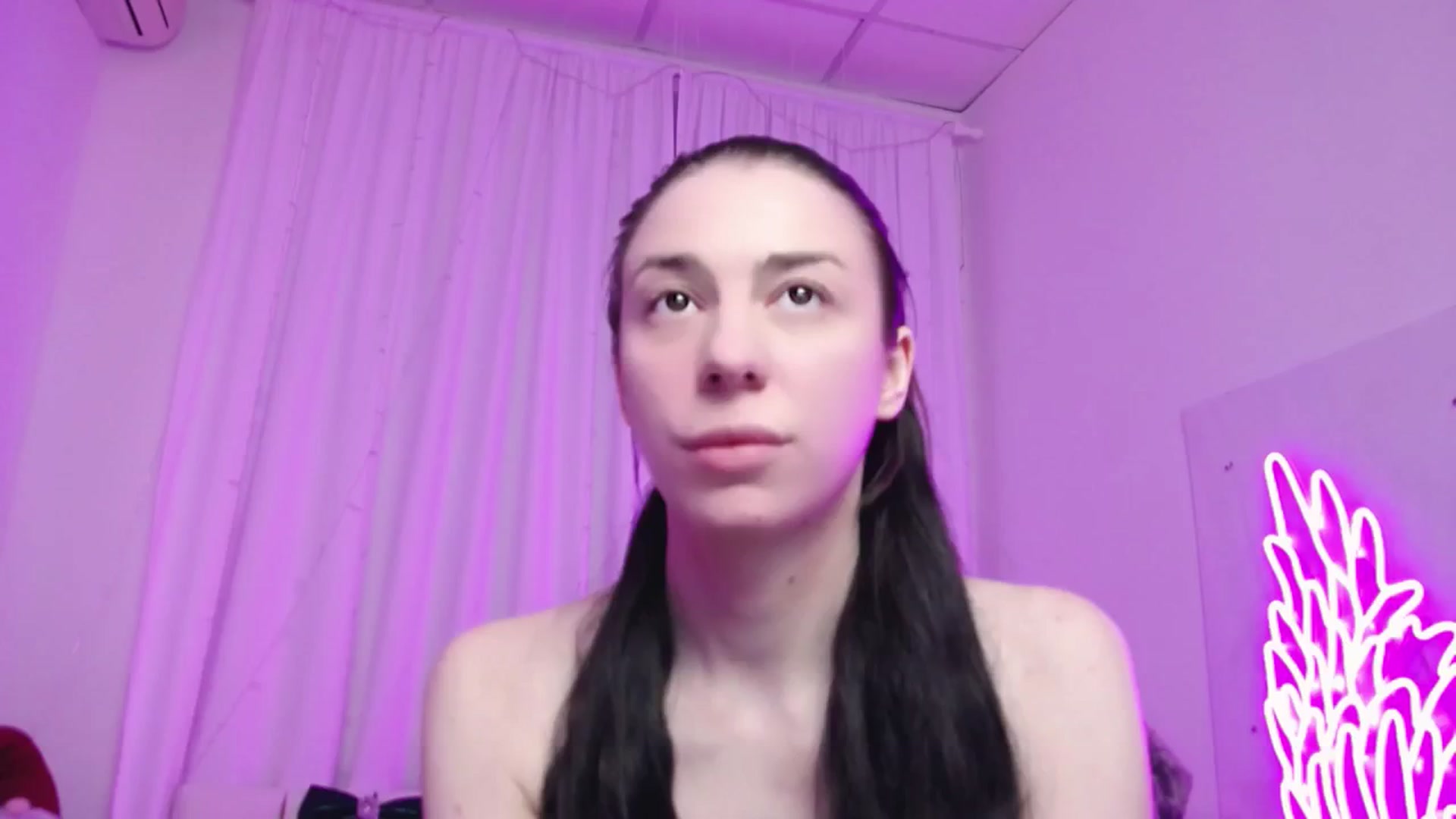 Gallery image thumbnail from AlinaBlank's myfreecams stream on, 12/22/2025, 19:57 image 16 of 20