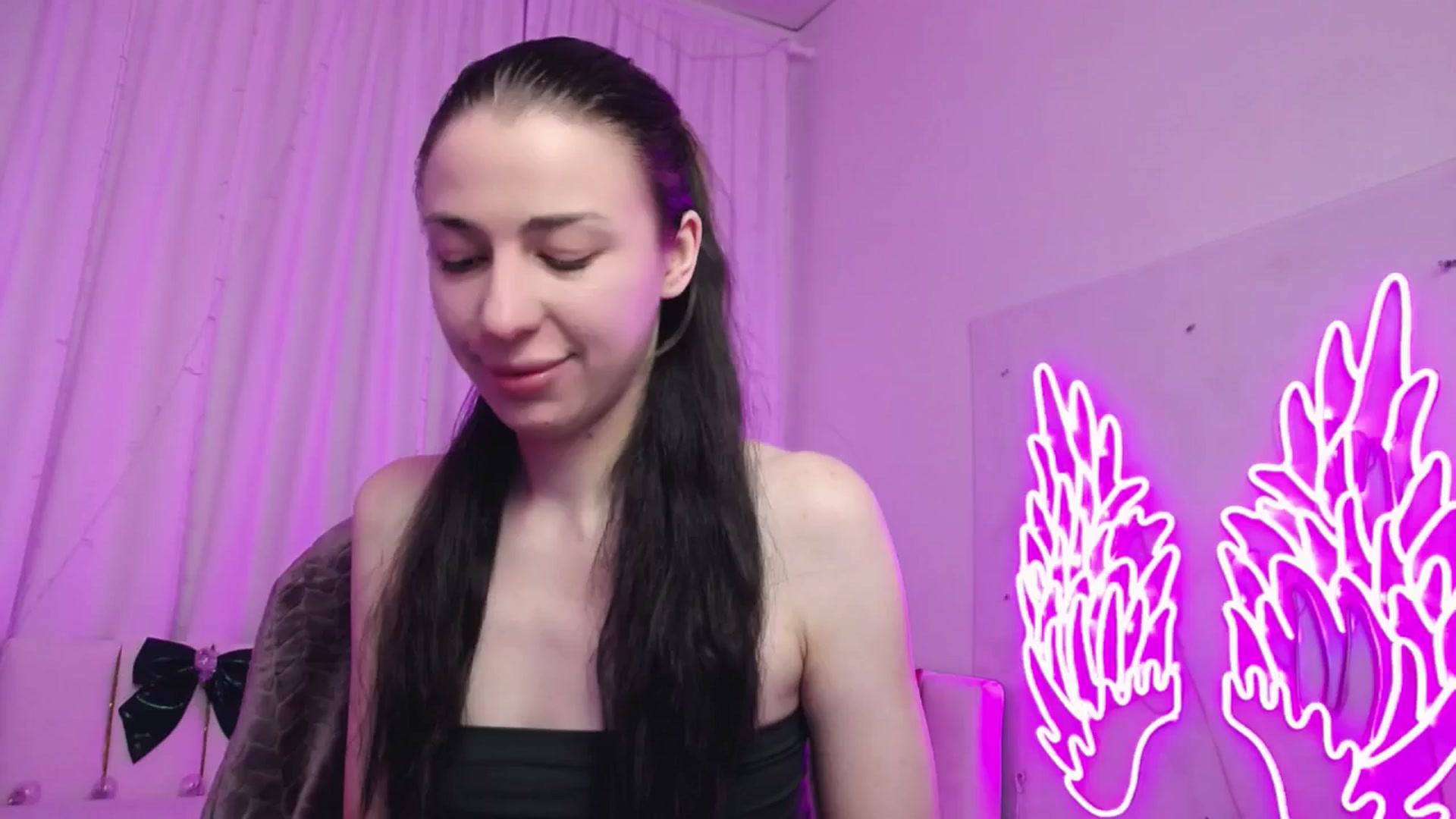 Gallery image thumbnail from AlinaBlank's myfreecams stream on, 12/22/2025, 19:57 image 1 of 20
