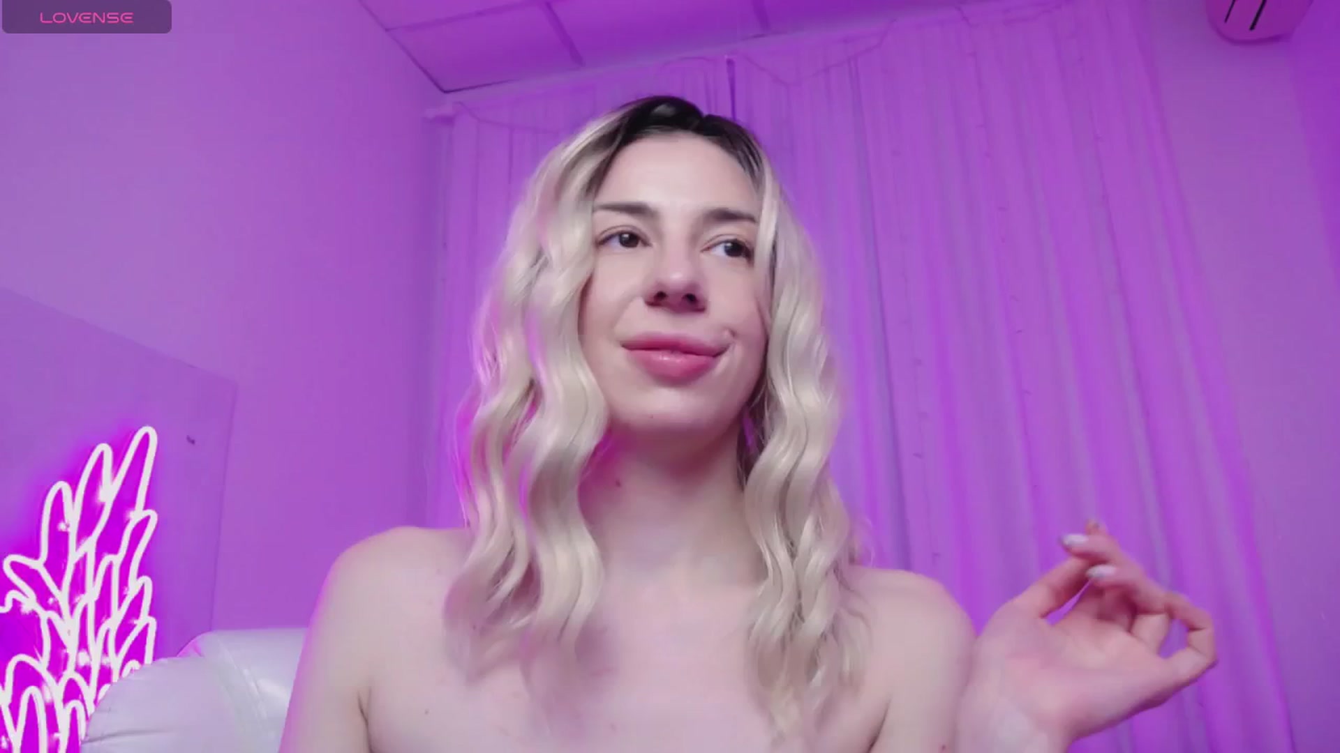 Gallery image thumbnail from AlinaBlank's myfreecams stream on, 12/23/2025, 14:10 image 2 of 20