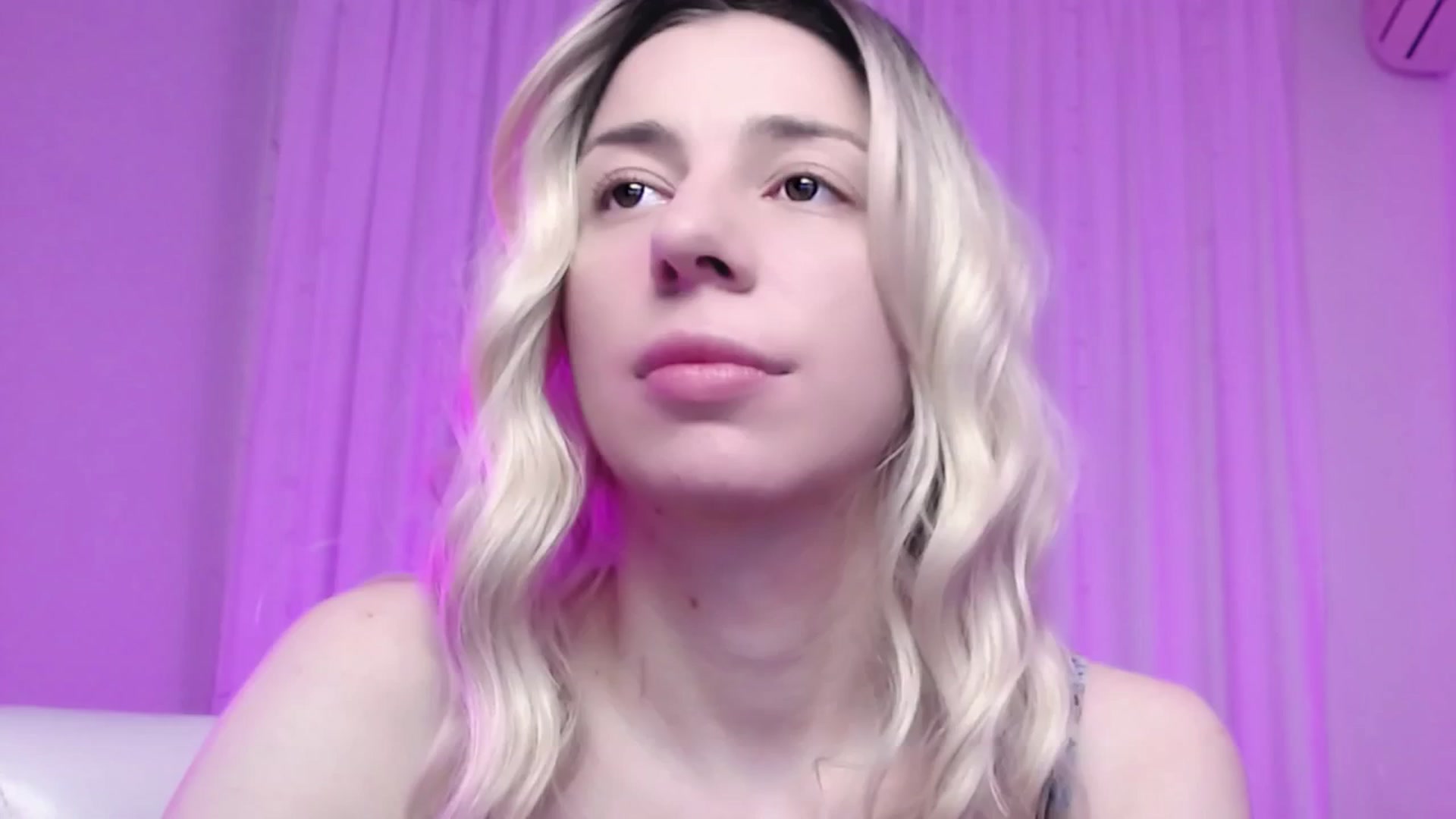 Gallery image thumbnail from AlinaBlank's myfreecams stream on, 12/23/2025, 15:50 image 17 of 20