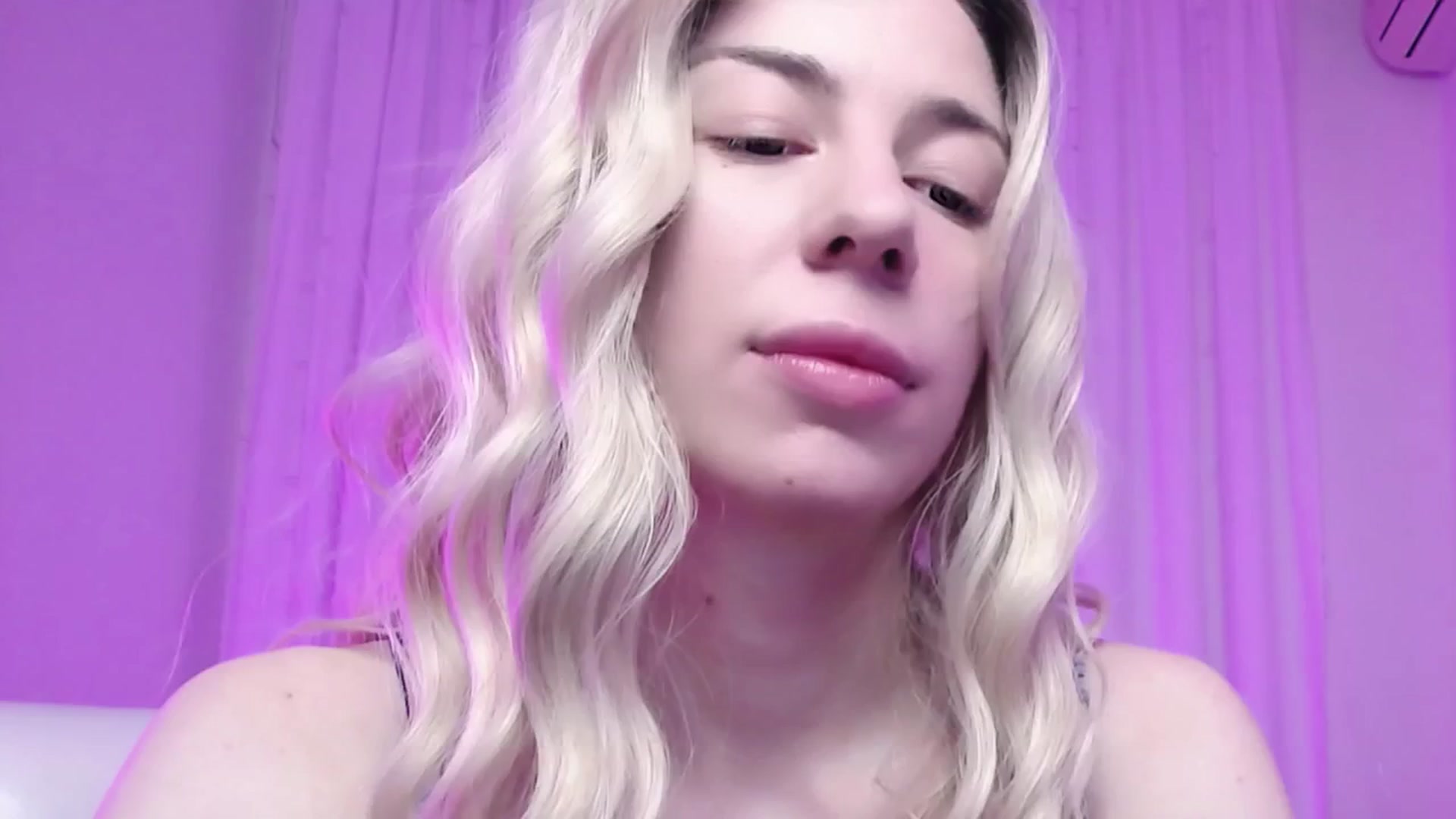 Gallery image thumbnail from AlinaBlank's myfreecams stream on, 12/23/2025, 15:50 image 18 of 20