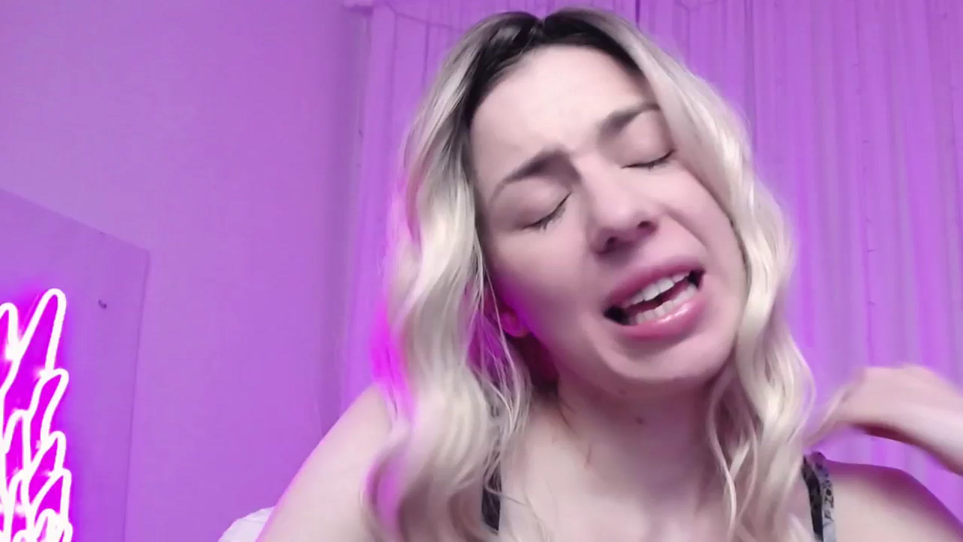 Gallery image thumbnail from AlinaBlank's myfreecams stream on, 12/23/2025, 15:50 image 14 of 20
