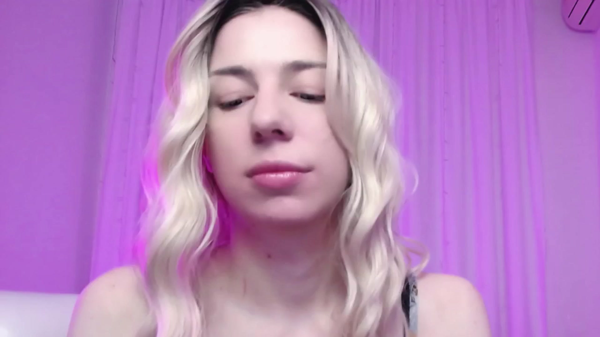 Gallery image thumbnail from AlinaBlank's myfreecams stream on, 12/23/2025, 15:50 image 20 of 20