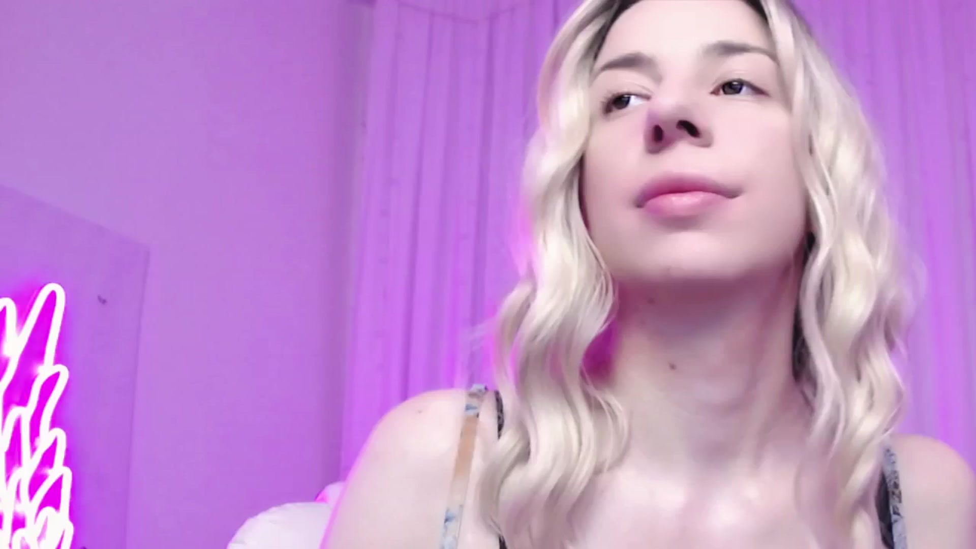 Gallery image thumbnail from AlinaBlank's myfreecams stream on, 12/23/2025, 15:50 image 8 of 20