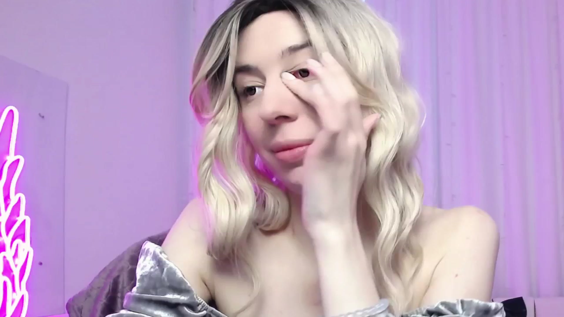 Gallery image thumbnail from AlinaBlank's myfreecams stream on, 12/24/2025, 12:06 image 20 of 20