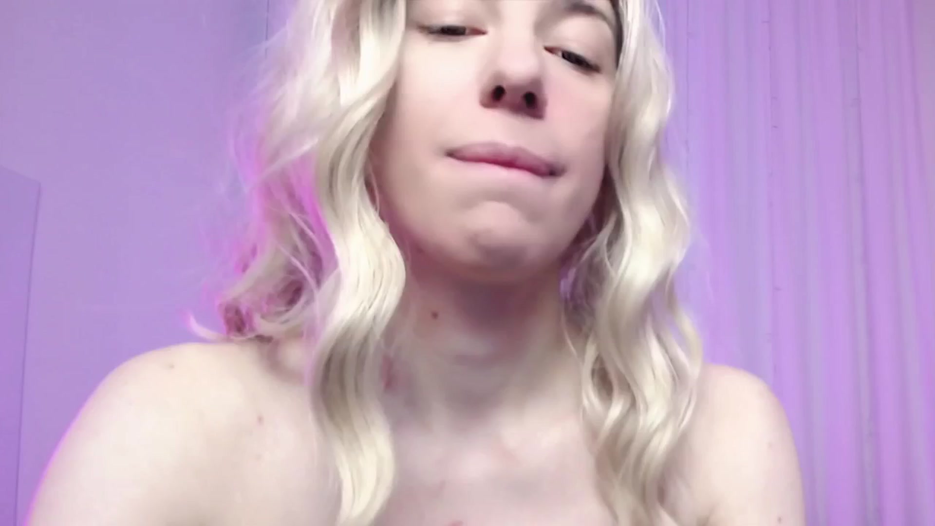 Gallery image thumbnail from AlinaBlank's myfreecams stream on, 12/24/2025, 12:06 image 3 of 20