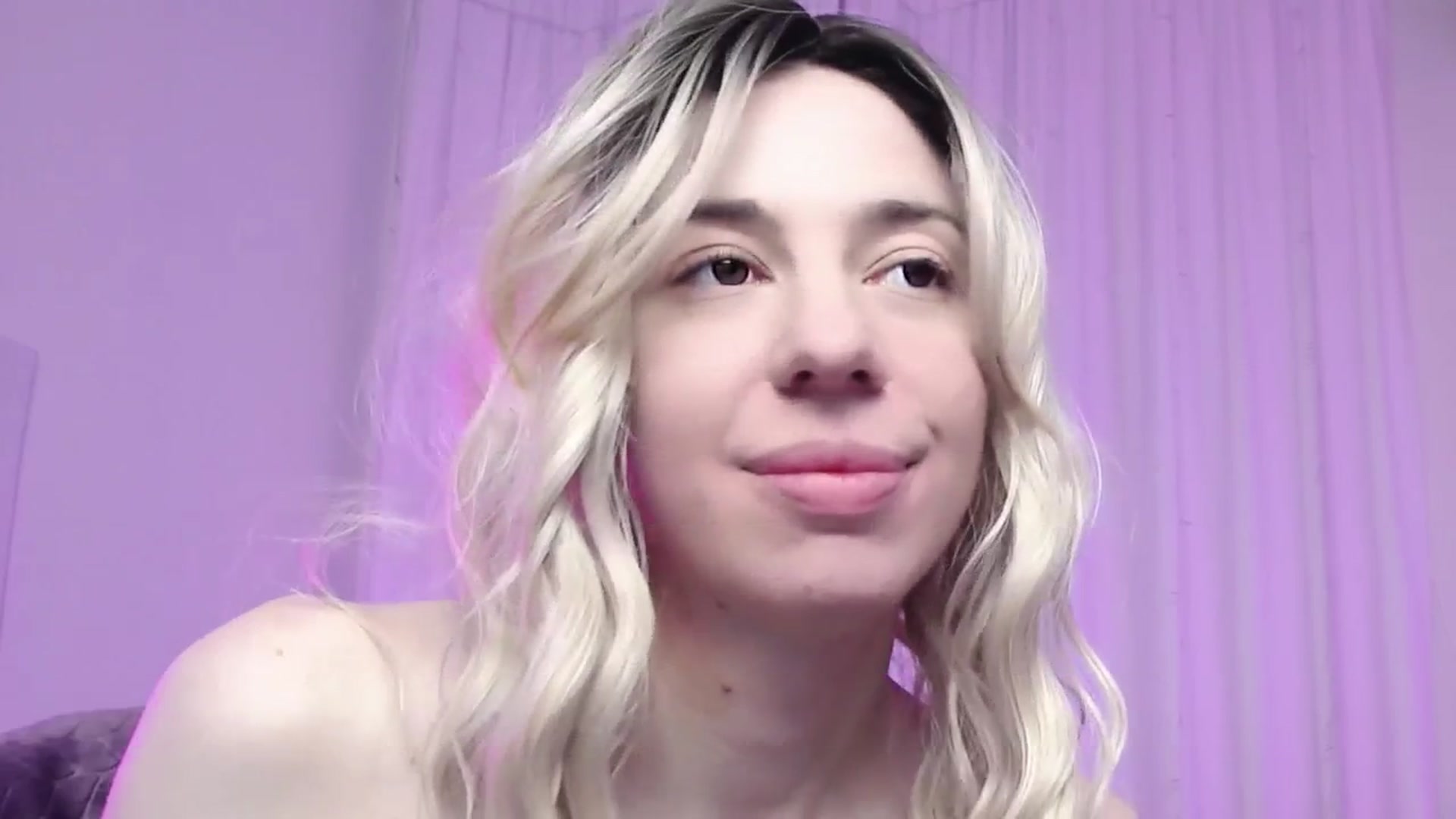 Gallery image thumbnail from AlinaBlank's myfreecams stream on, 12/24/2025, 15:56 image 20 of 20