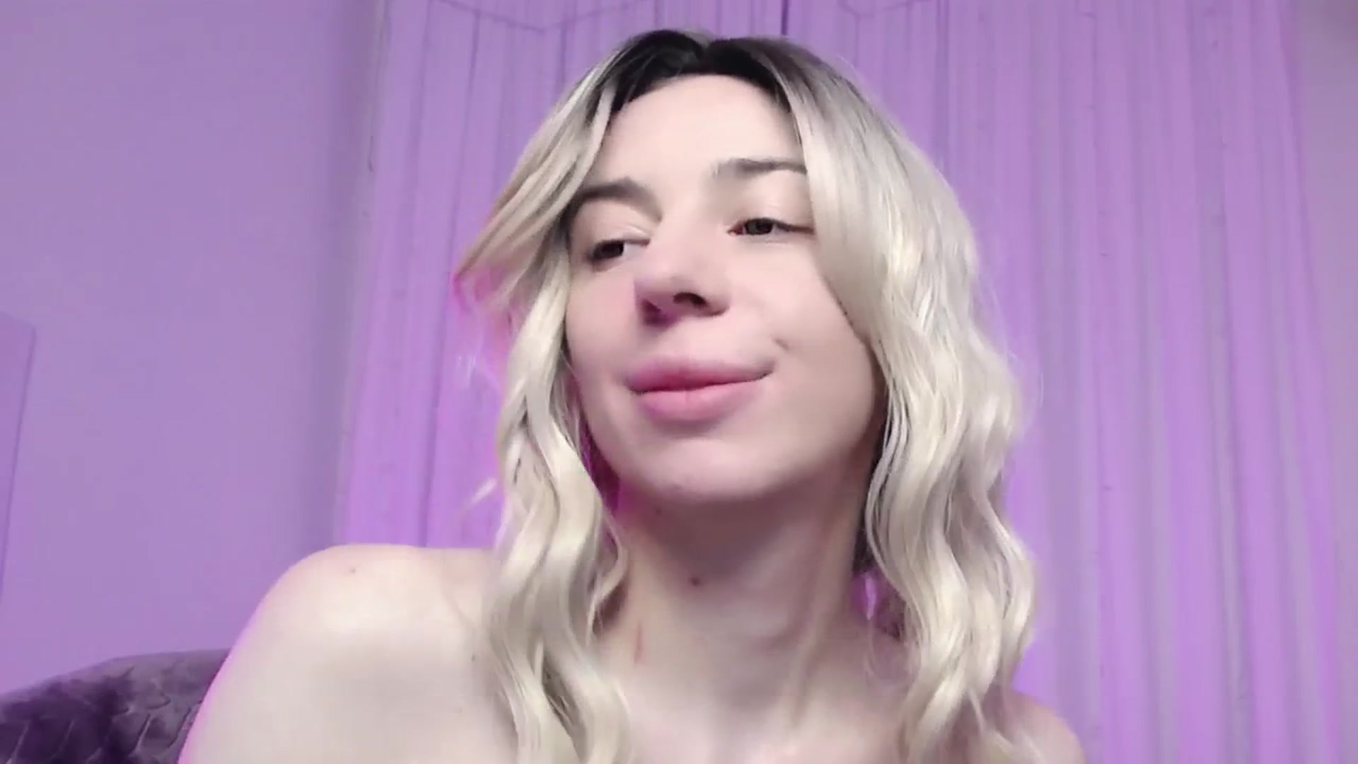 Gallery image thumbnail from AlinaBlank's myfreecams stream on, 12/24/2025, 15:56 image 16 of 20