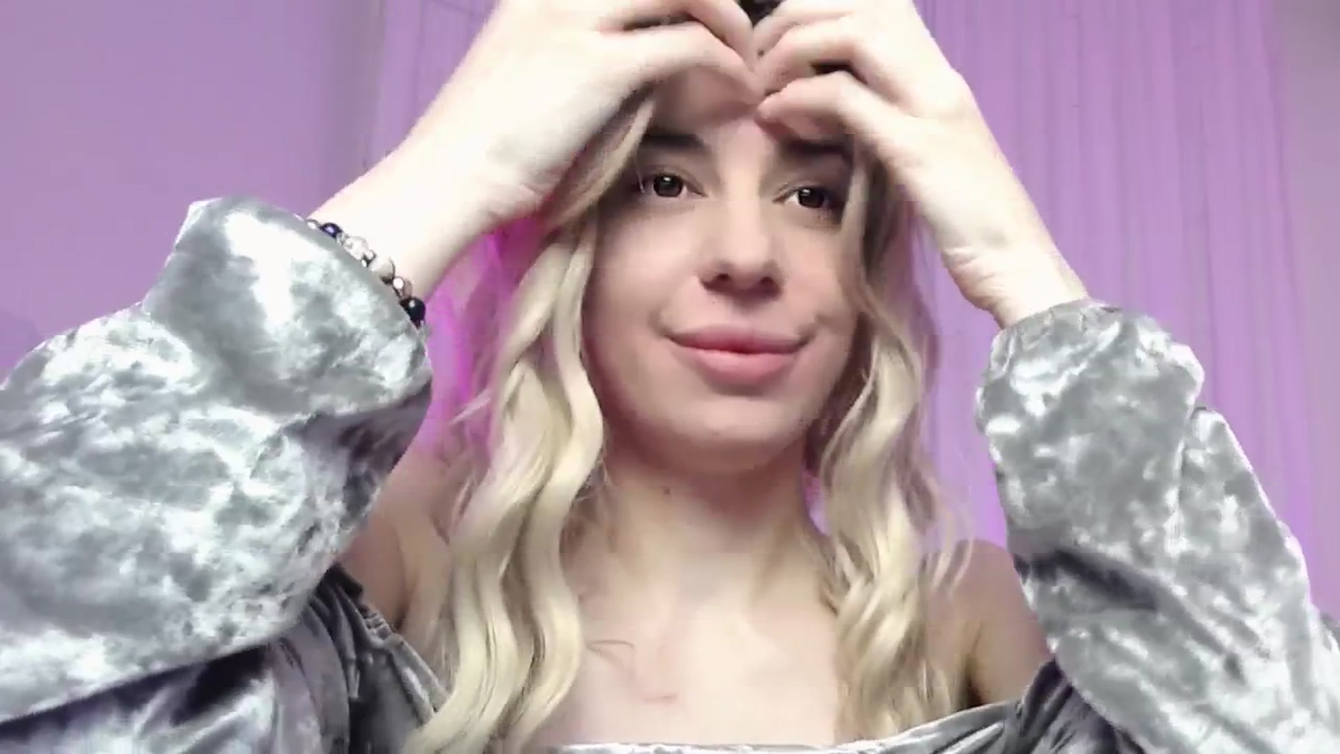 Gallery image thumbnail from AlinaBlank's myfreecams stream on, 12/24/2025, 15:56 image 18 of 20
