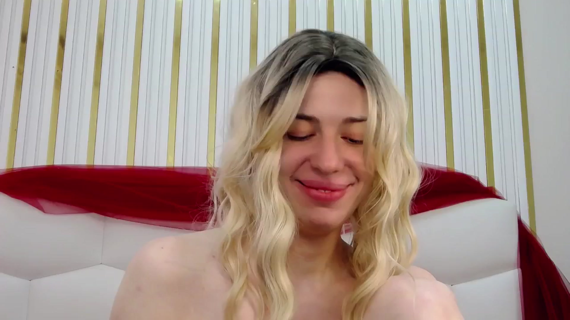 Gallery image thumbnail from AlinaBlank's myfreecams stream on, 01/04/2026, 13:01 image 19 of 20