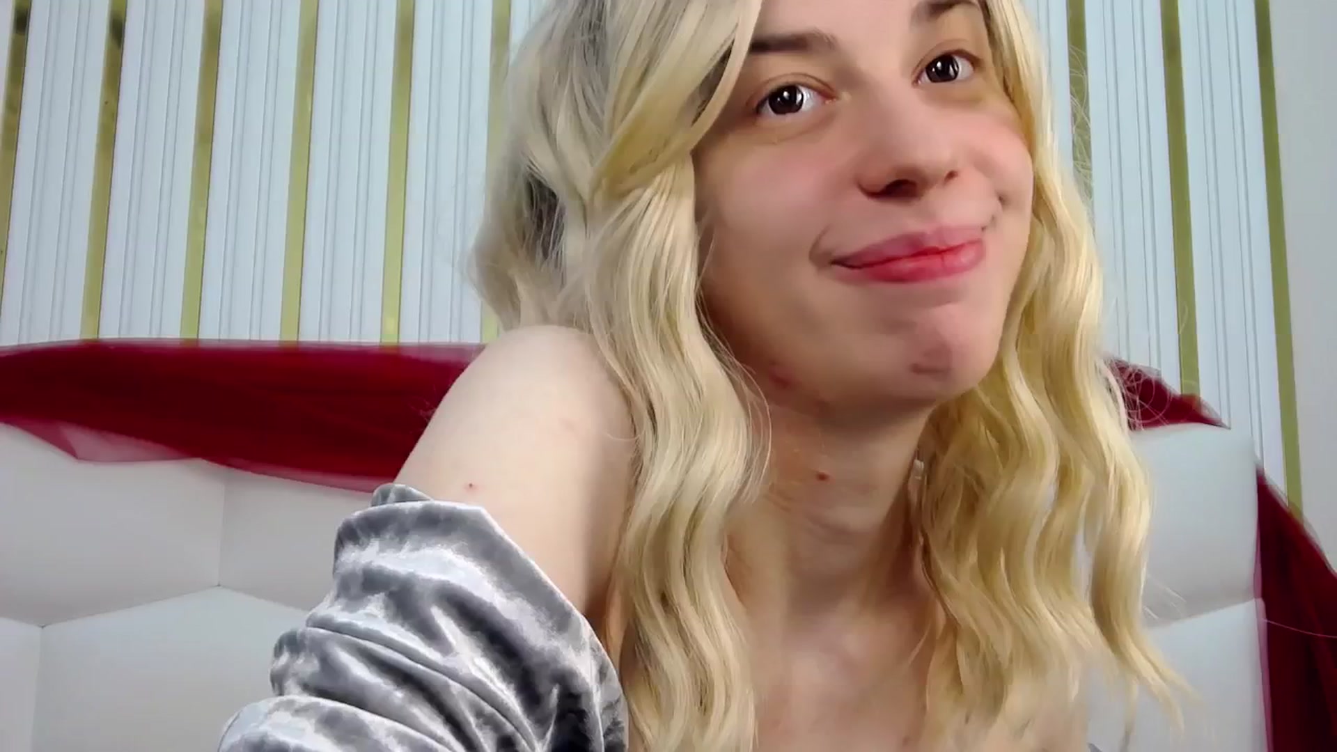 Gallery image thumbnail from AlinaBlank's myfreecams stream on, 01/04/2026, 13:01 image 11 of 20