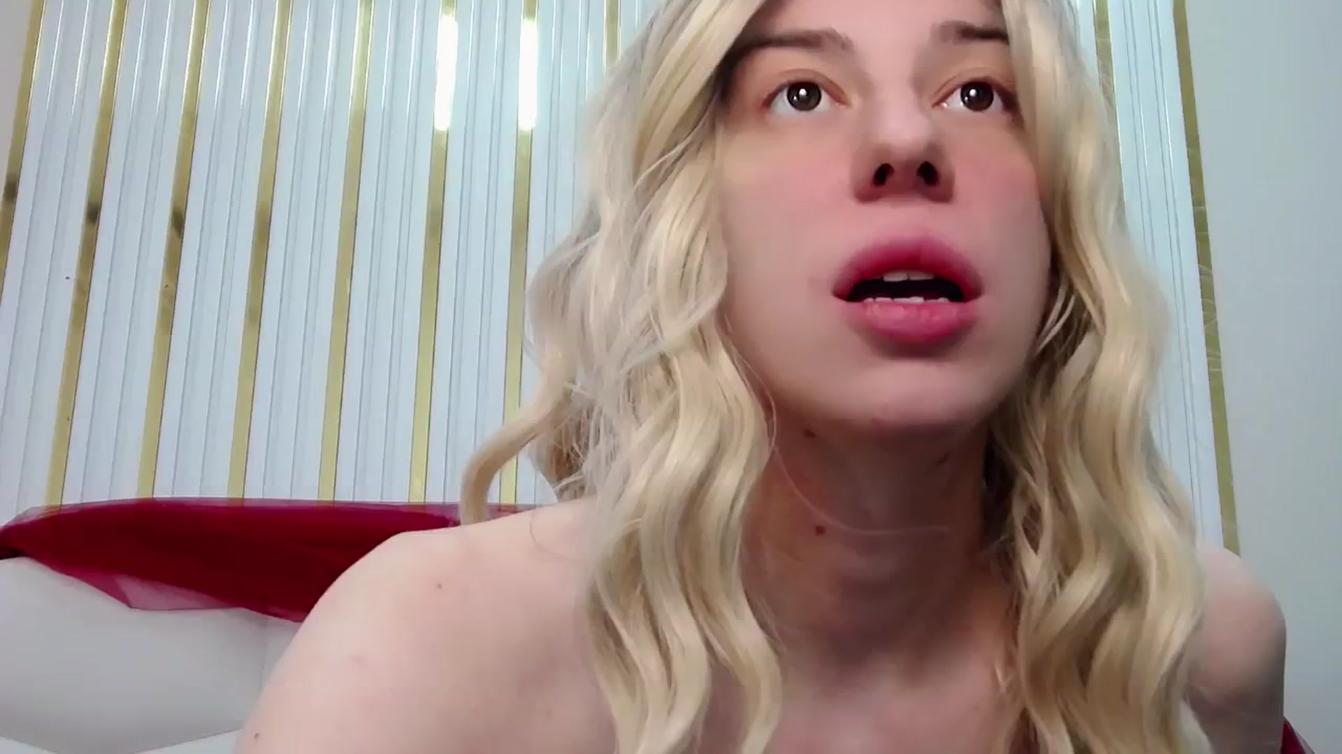 Gallery image thumbnail from AlinaBlank's myfreecams stream on, 01/04/2026, 13:01 image 7 of 20