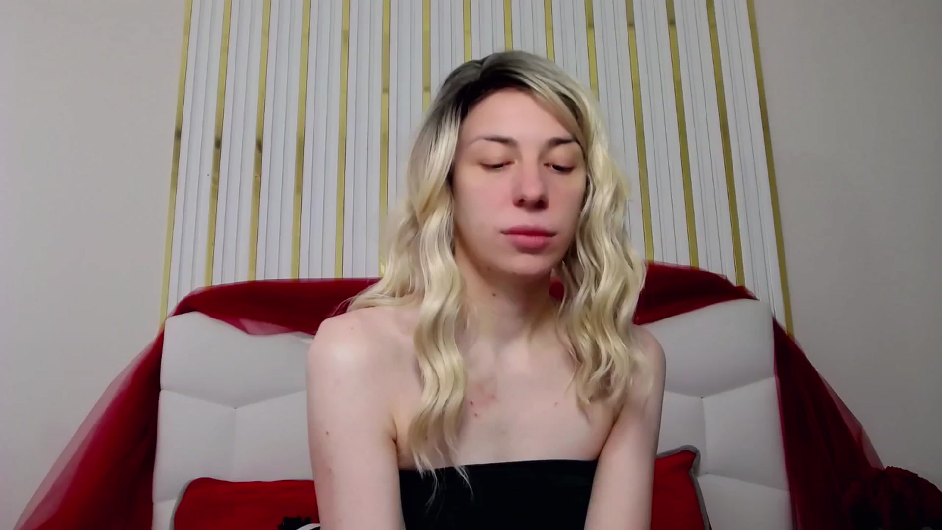 Gallery image thumbnail from AlinaBlank's myfreecams stream on, 01/05/2026, 11:40 image 15 of 20