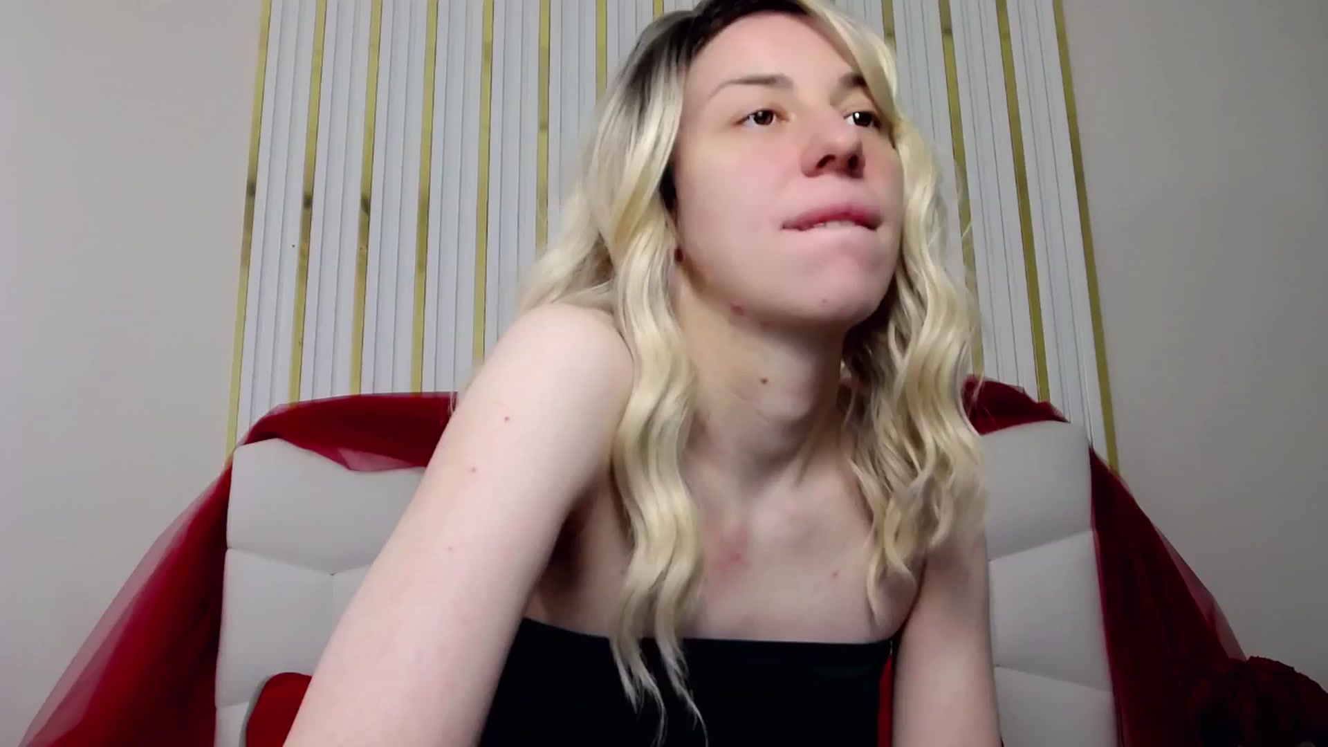Gallery image thumbnail from AlinaBlank's myfreecams stream on, 01/05/2026, 11:40 image 13 of 20