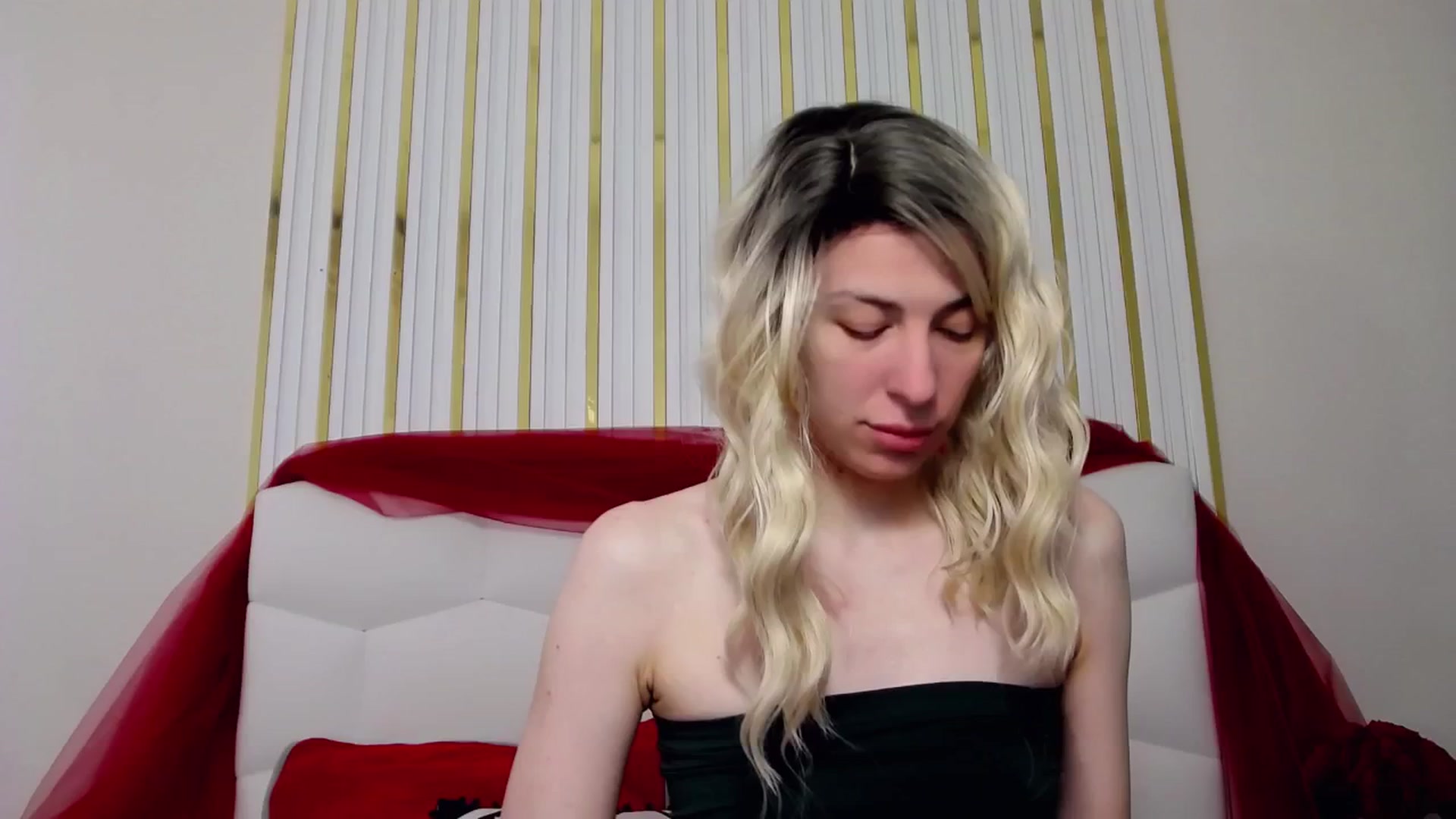 Gallery image thumbnail from AlinaBlank's myfreecams stream on, 01/05/2026, 11:40 image 9 of 20