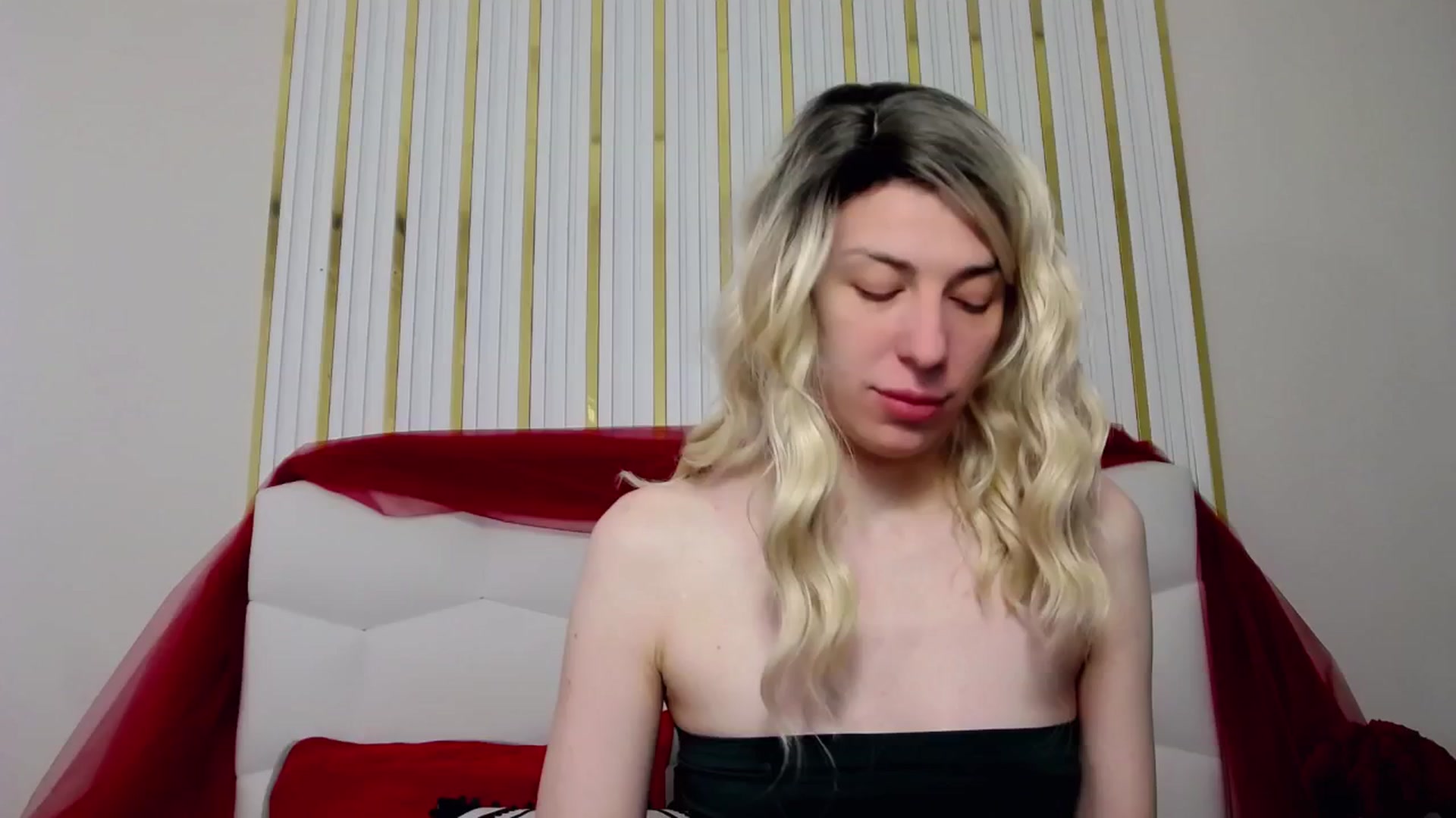 Gallery image thumbnail from AlinaBlank's myfreecams stream on, 01/05/2026, 11:40 image 4 of 20
