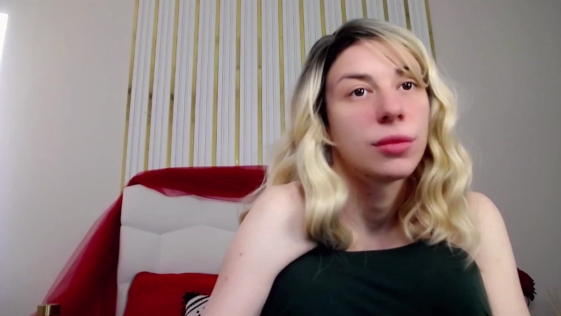 Gallery image thumbnail from AlinaBlank's myfreecams stream on, 01/05/2026, 13:04 image 3 of 20