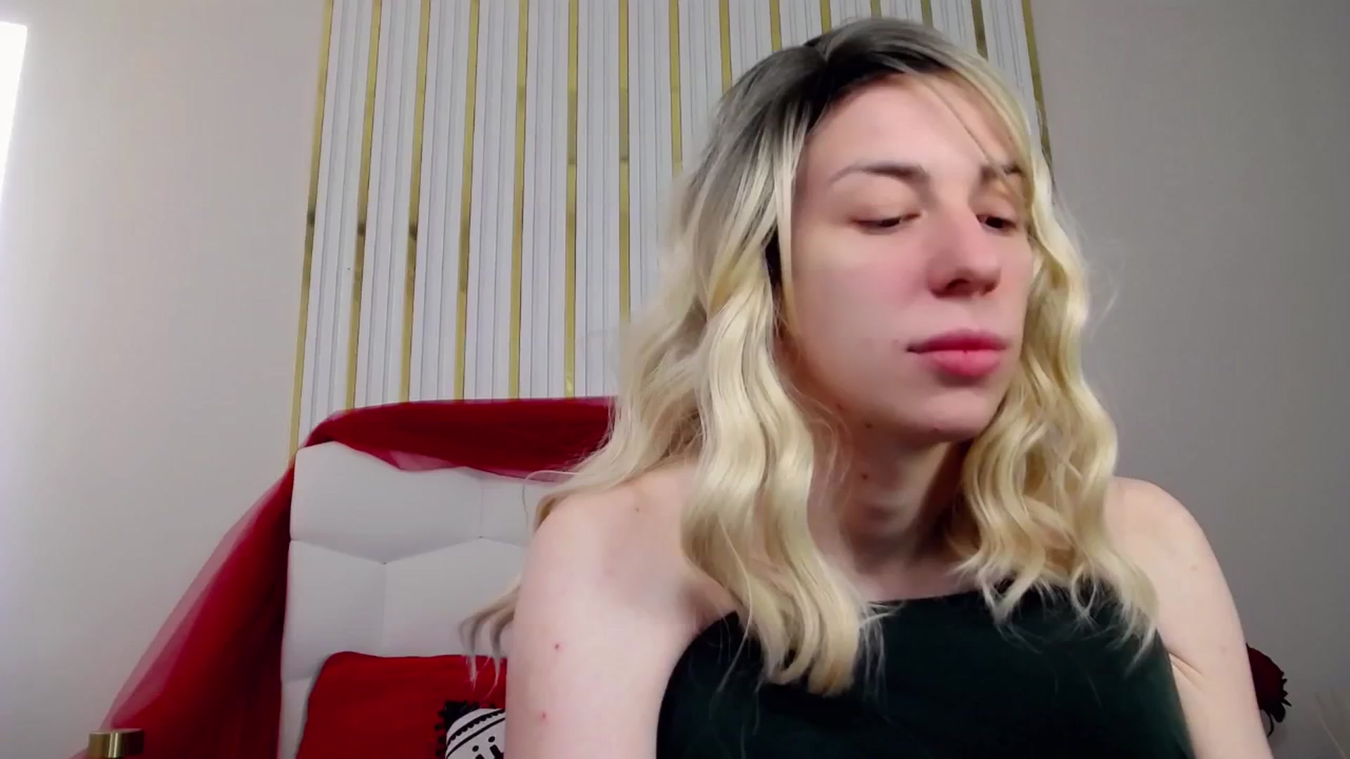 Gallery image thumbnail from AlinaBlank's myfreecams stream on, 01/05/2026, 13:04 image 17 of 20
