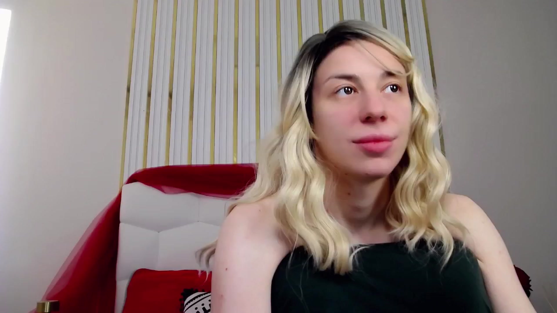Gallery image thumbnail from AlinaBlank's myfreecams stream on, 01/05/2026, 13:04 image 18 of 20