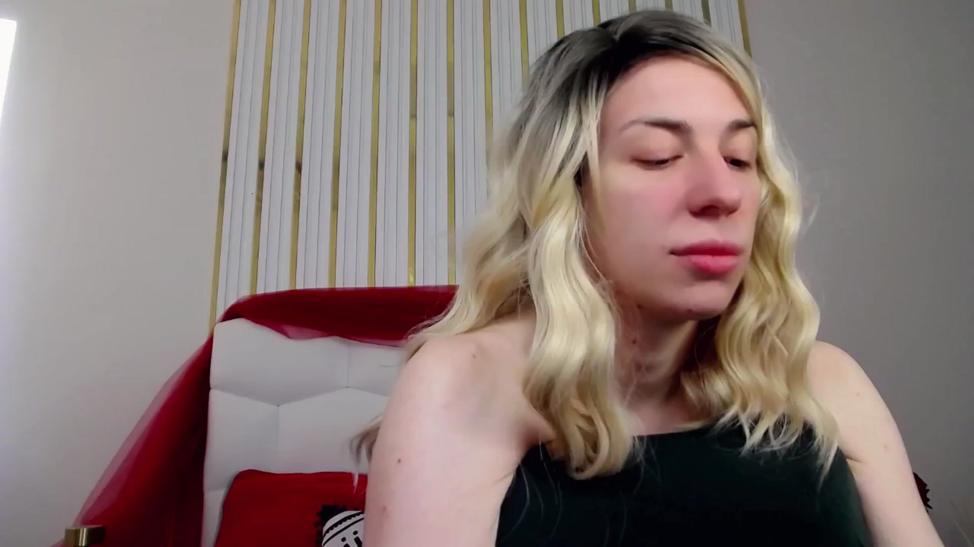 Gallery image thumbnail from AlinaBlank's myfreecams stream on, 01/05/2026, 13:04 image 10 of 20