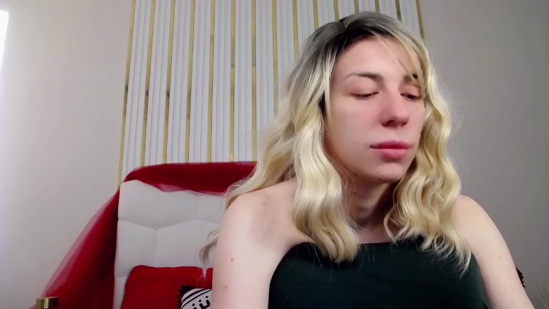 Gallery image thumbnail from AlinaBlank's myfreecams stream on, 01/05/2026, 13:04 image 8 of 20