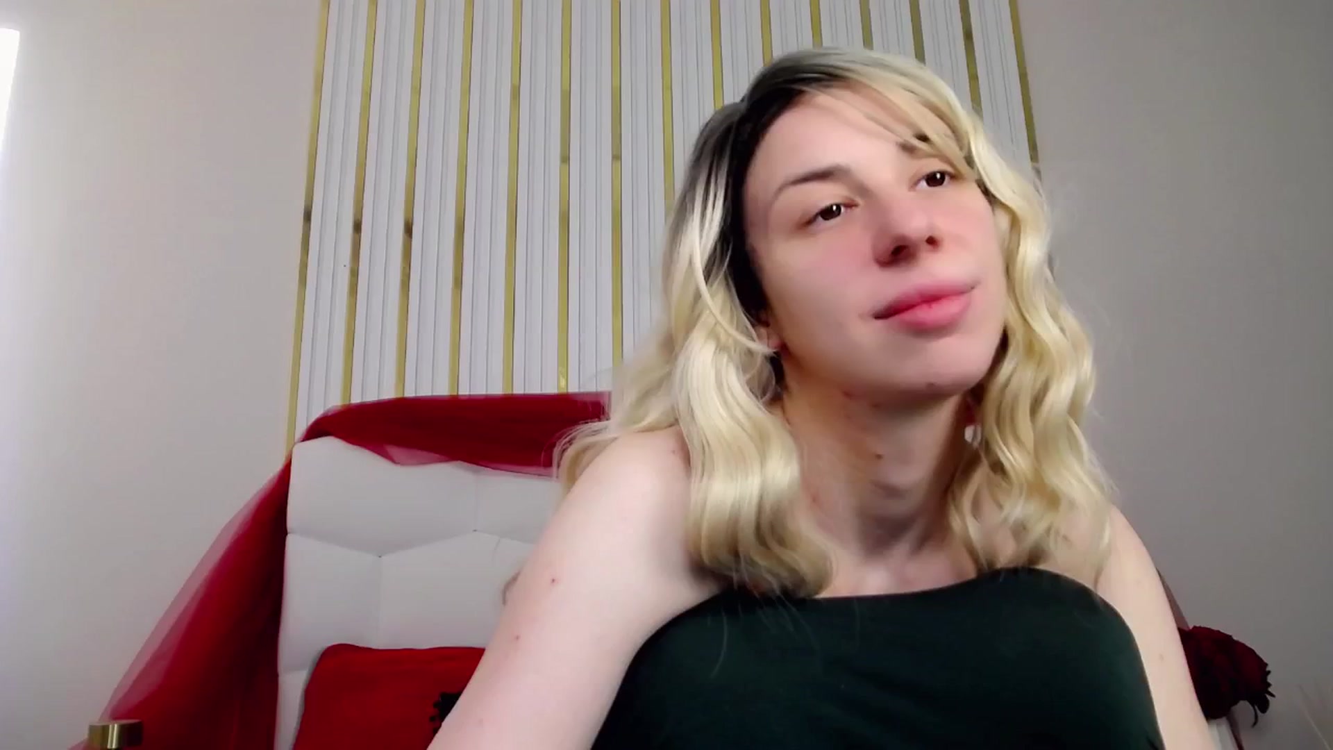 Gallery image thumbnail from AlinaBlank's myfreecams stream on, 01/05/2026, 13:04 image 5 of 20