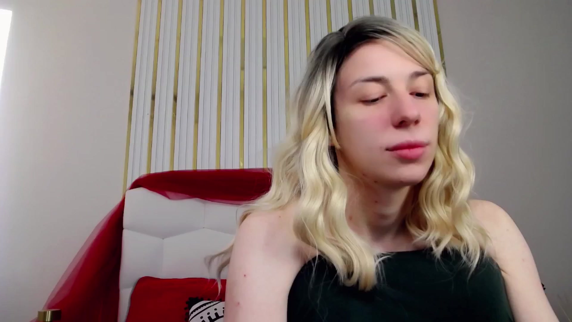 Gallery image thumbnail from AlinaBlank's myfreecams stream on, 01/05/2026, 13:04 image 19 of 20