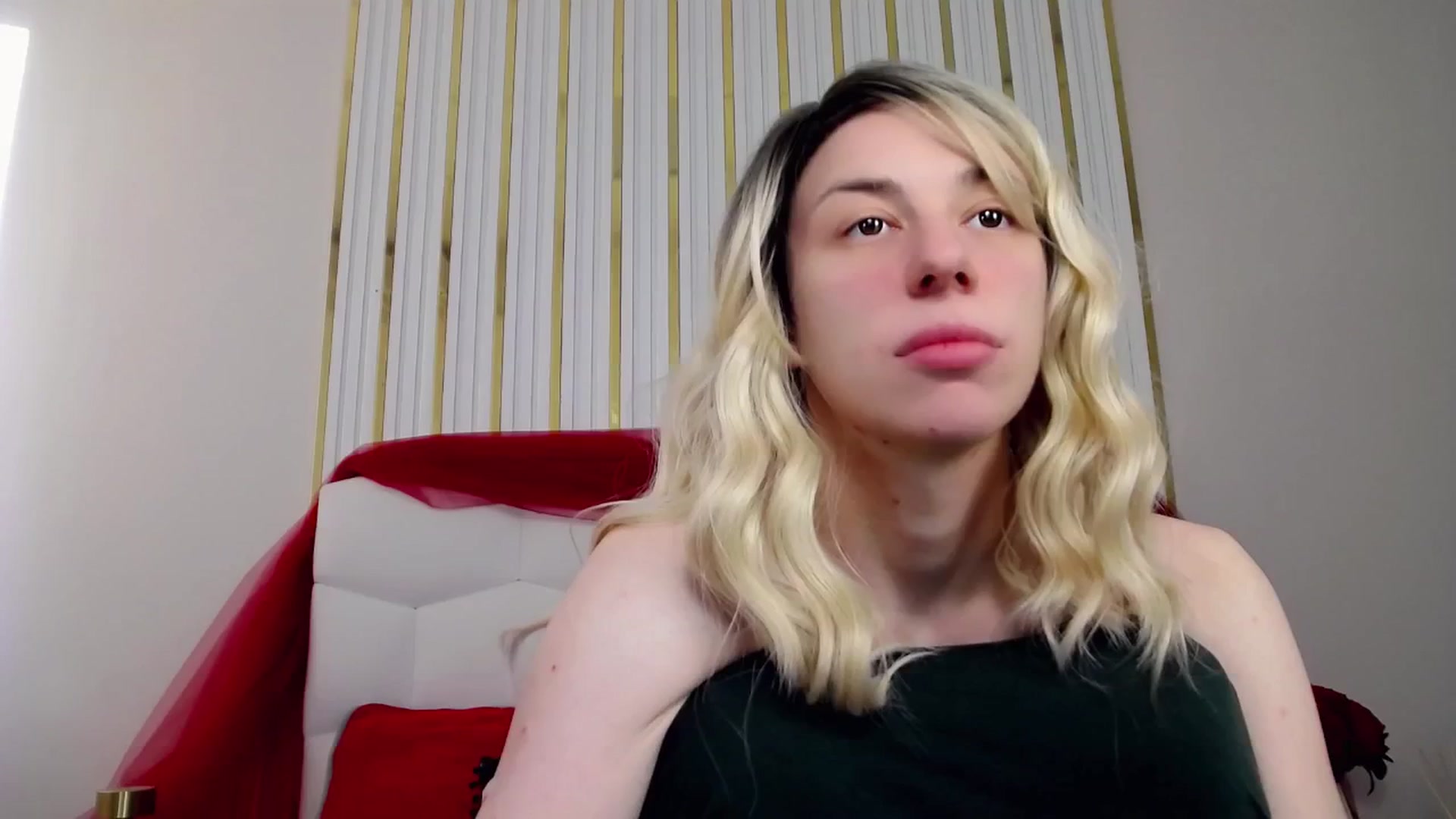 Gallery image thumbnail from AlinaBlank's myfreecams stream on, 01/05/2026, 13:04 image 16 of 20